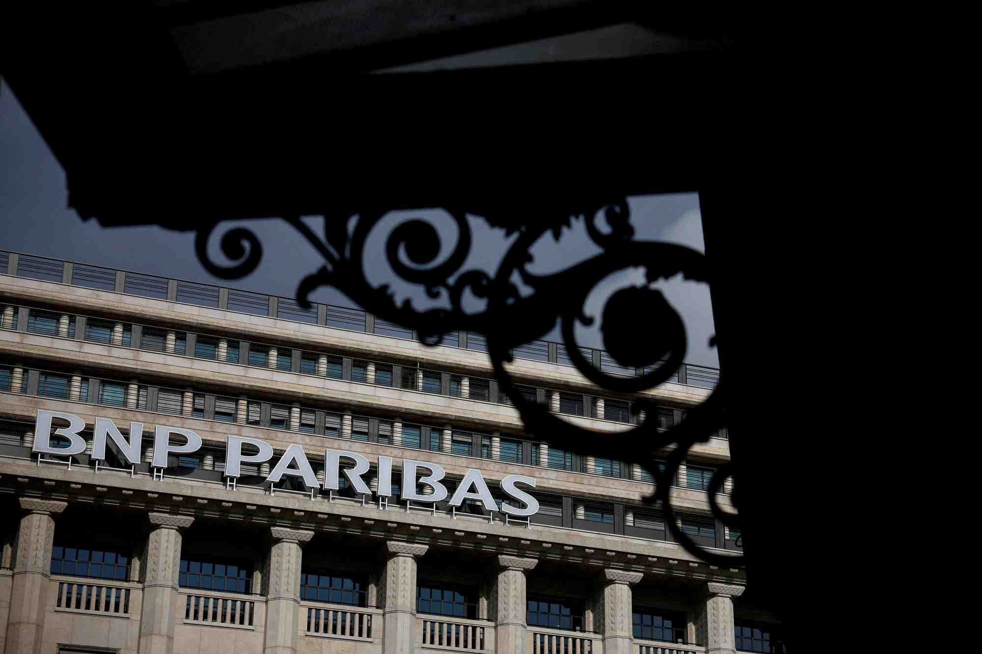 Le logo de bnp paribas a paris