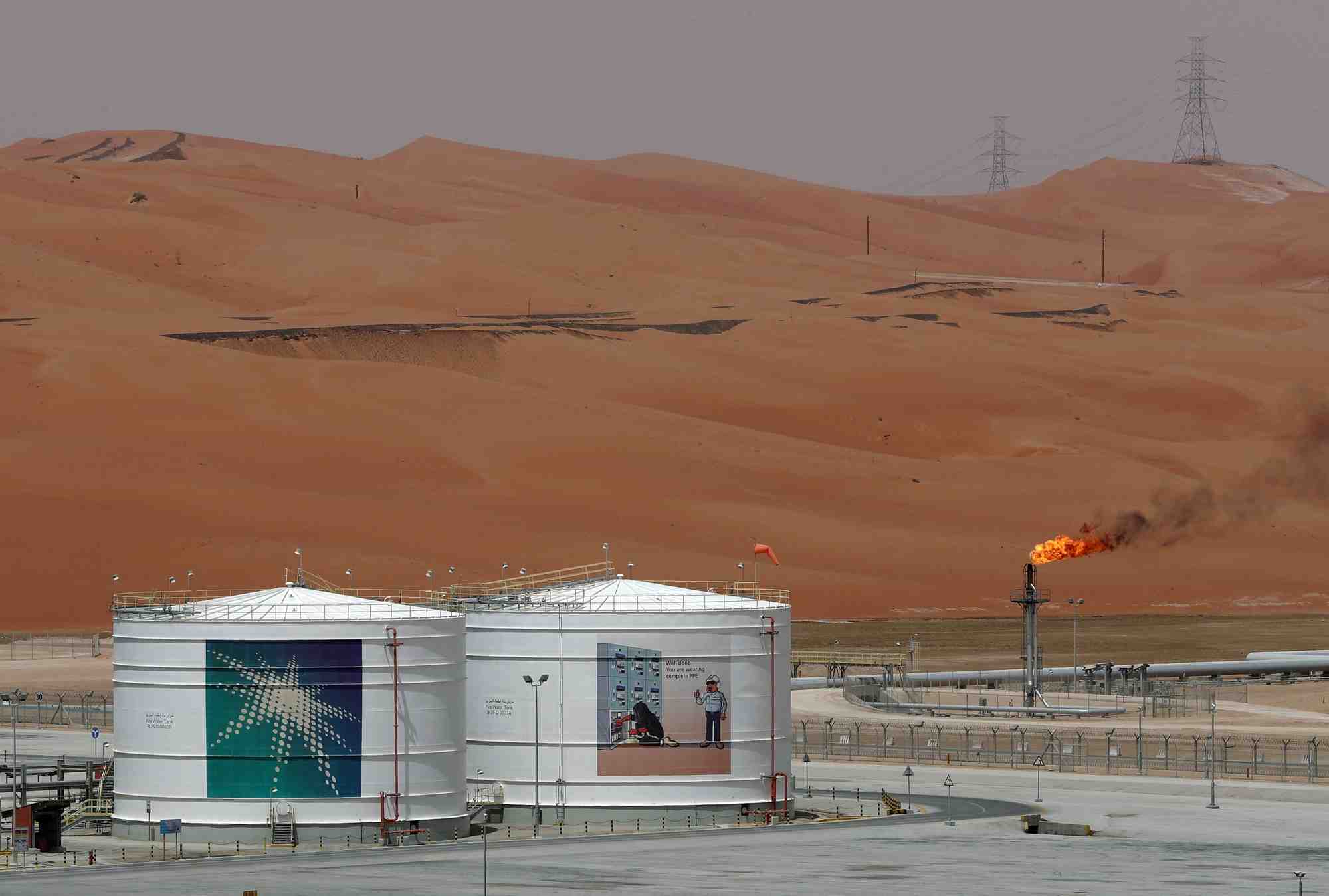 Installation de production du champ petrolier shaybah de saudi aramco dans le quart vide