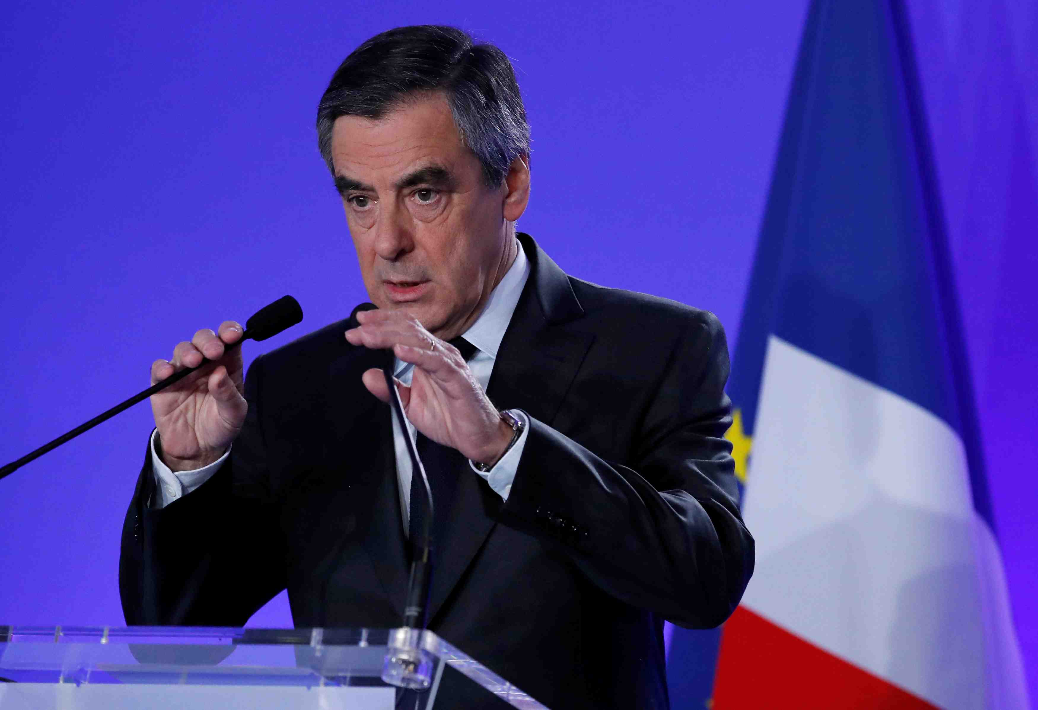 Fillon fait de la lutte contre l'islamisme sa priorite