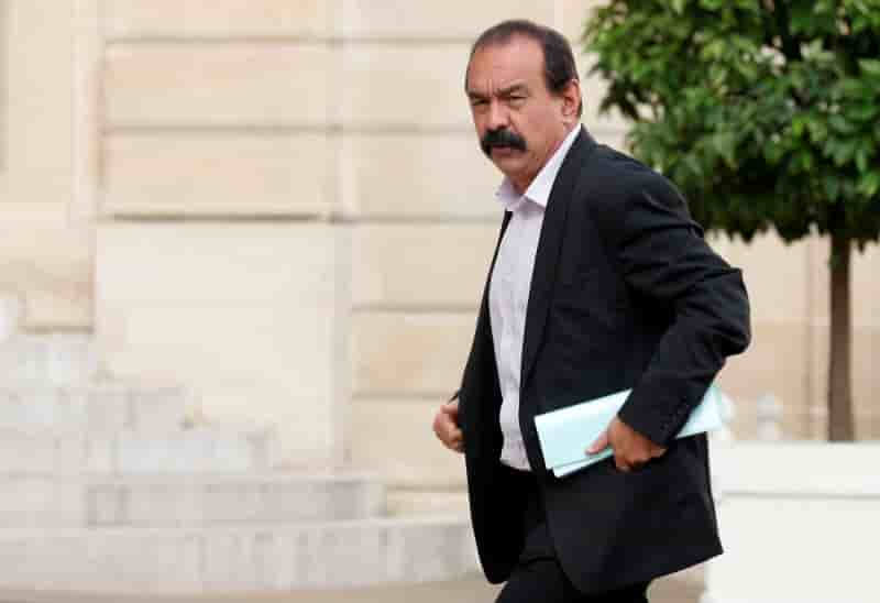 Martinez s'en prend a macron sur la sncf et son style