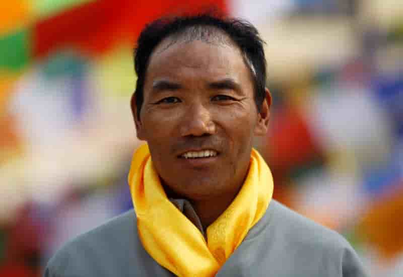 Un guide nepalais atteint le sommet de l'everest pour la 22e fois