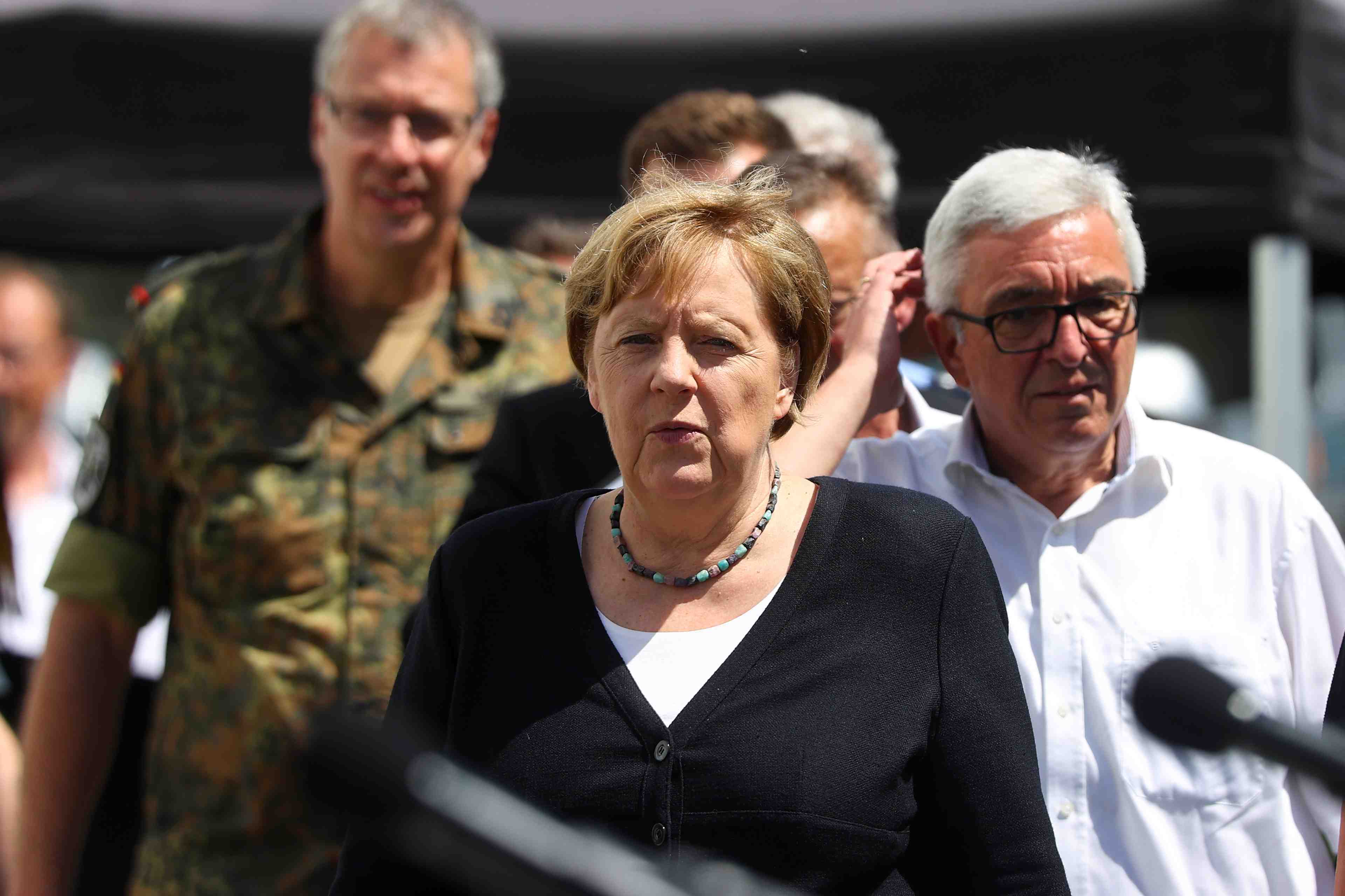 L'allemagne doit faire plus contre le changement climatique, dit merkel