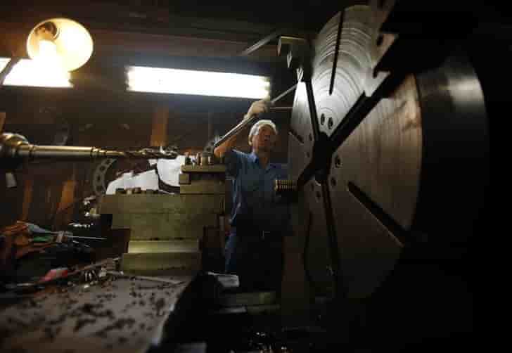 La contraction du secteur manufacturier japonais ralentit