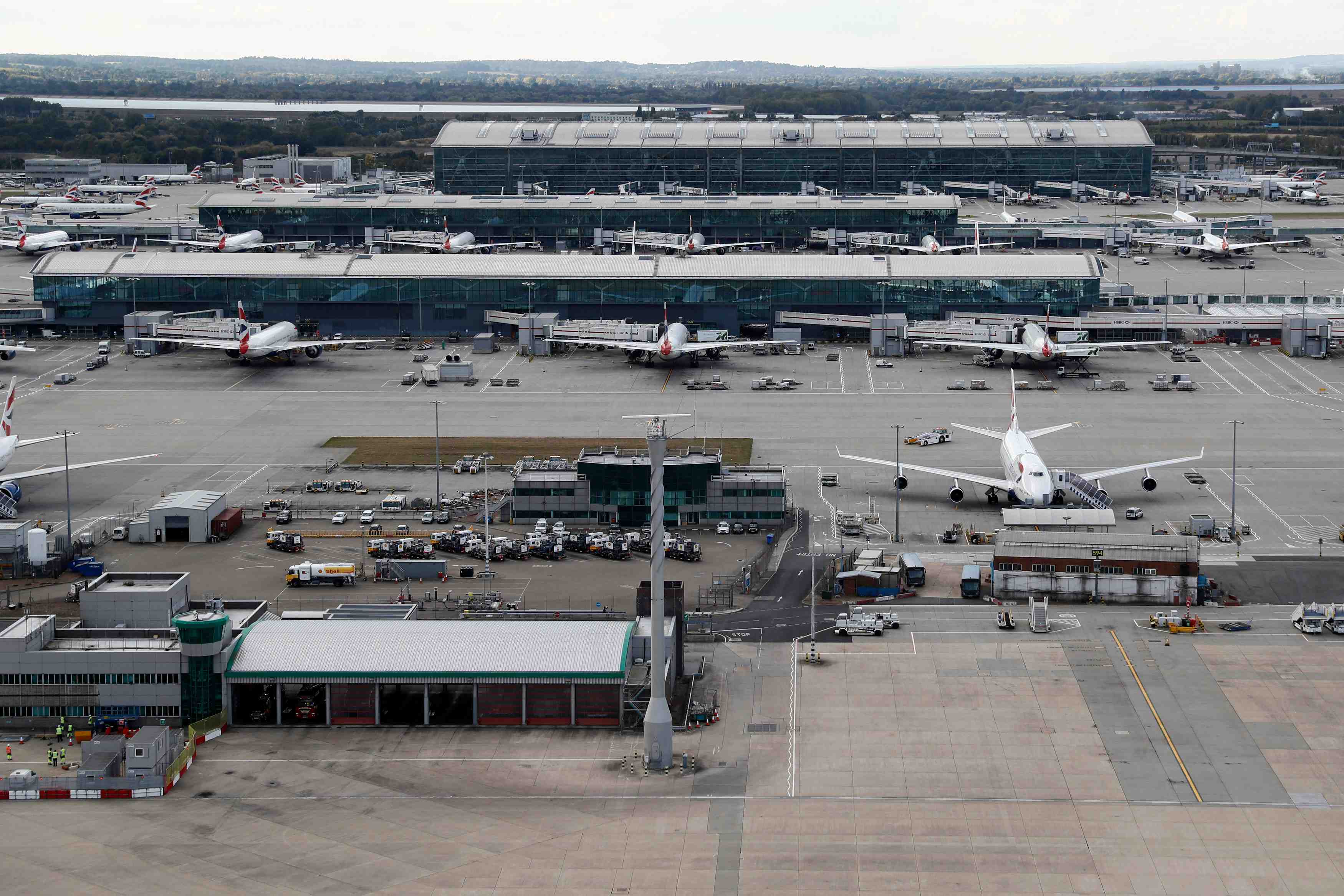 Les aeroports londoniens vont se doter d'equipements contre les drones