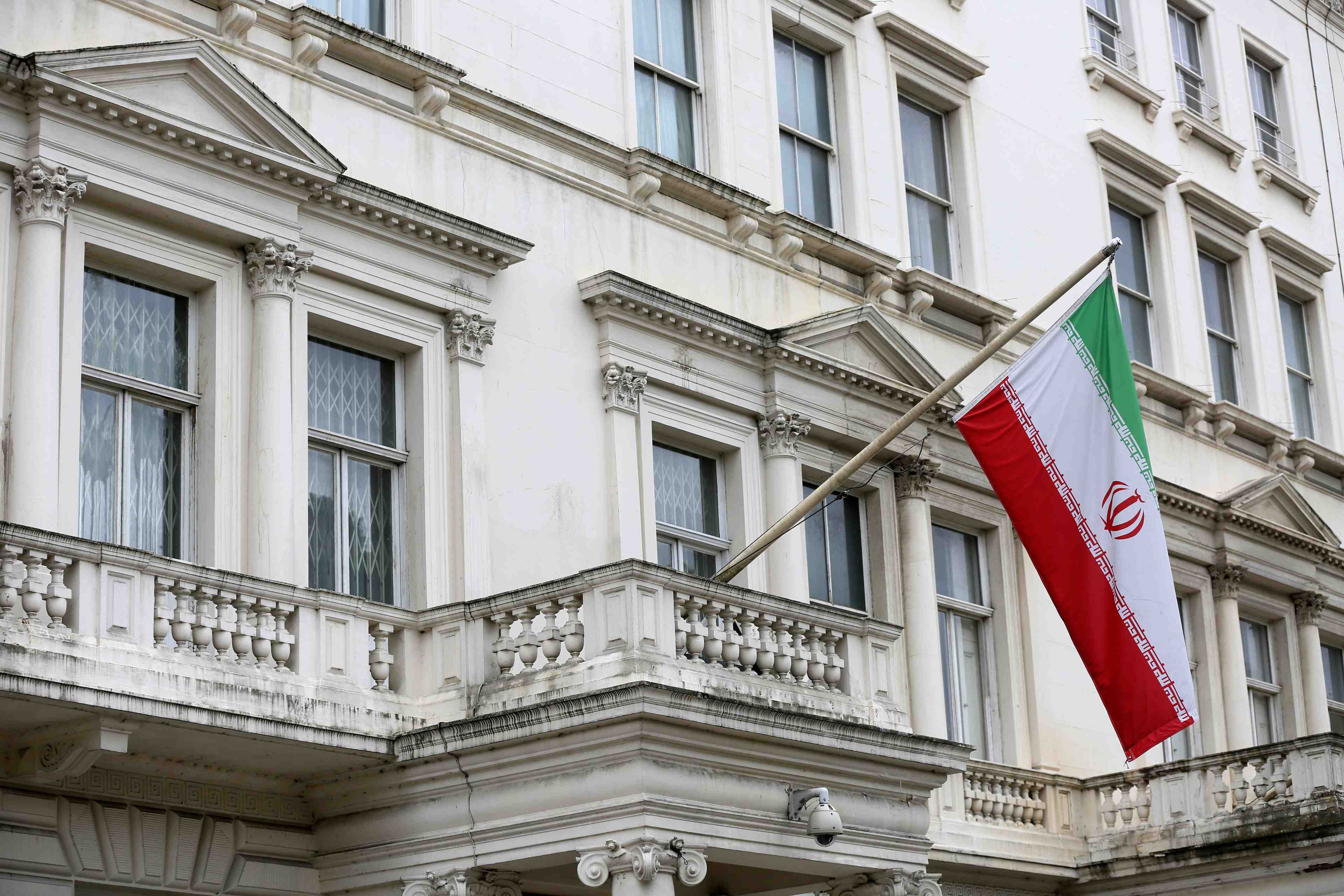 France et iran echangent des ambassadeurs apres des mois de vacance