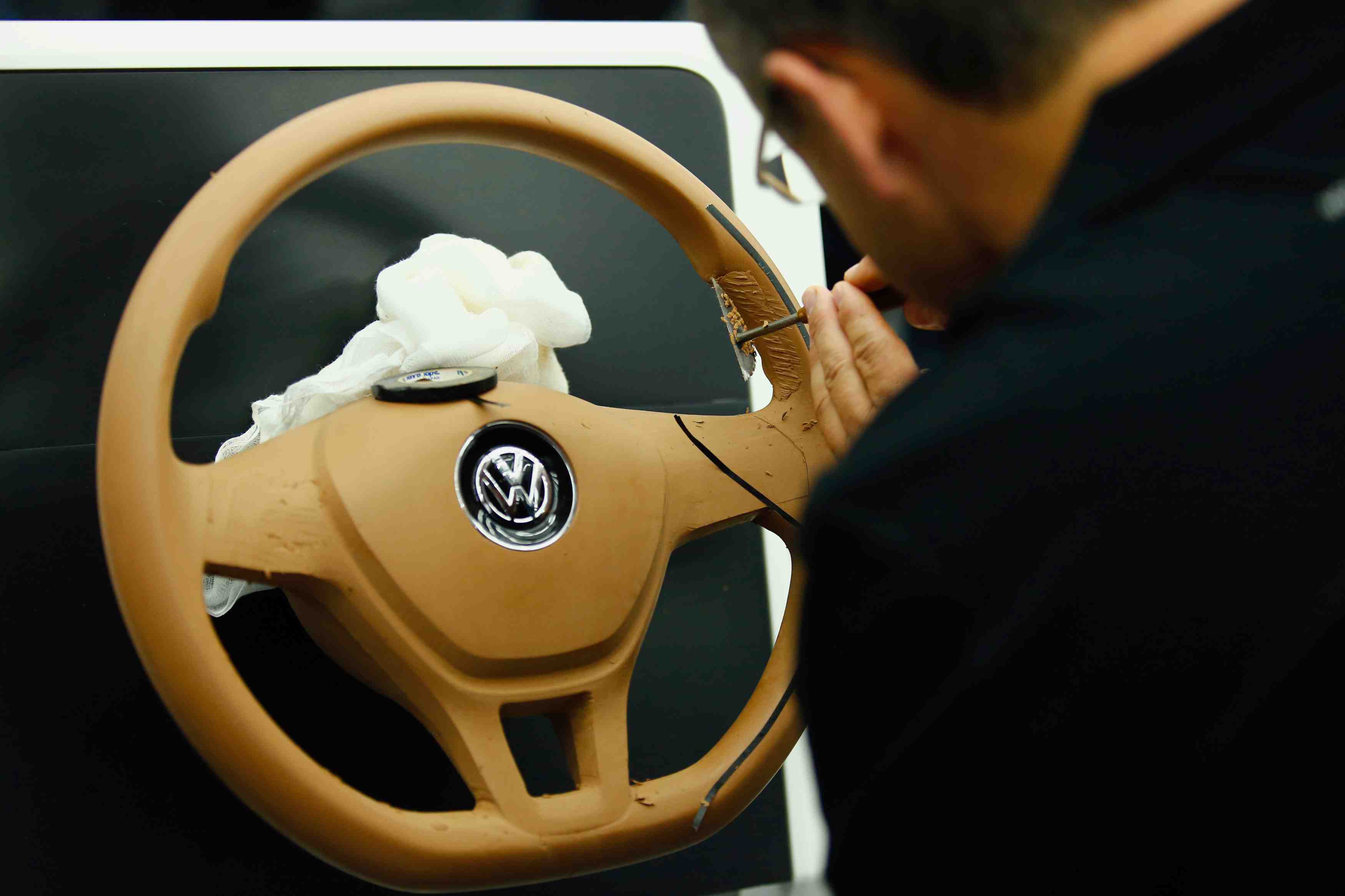 Bmw, daimler et volkswagen dans le collimateur de l'ue