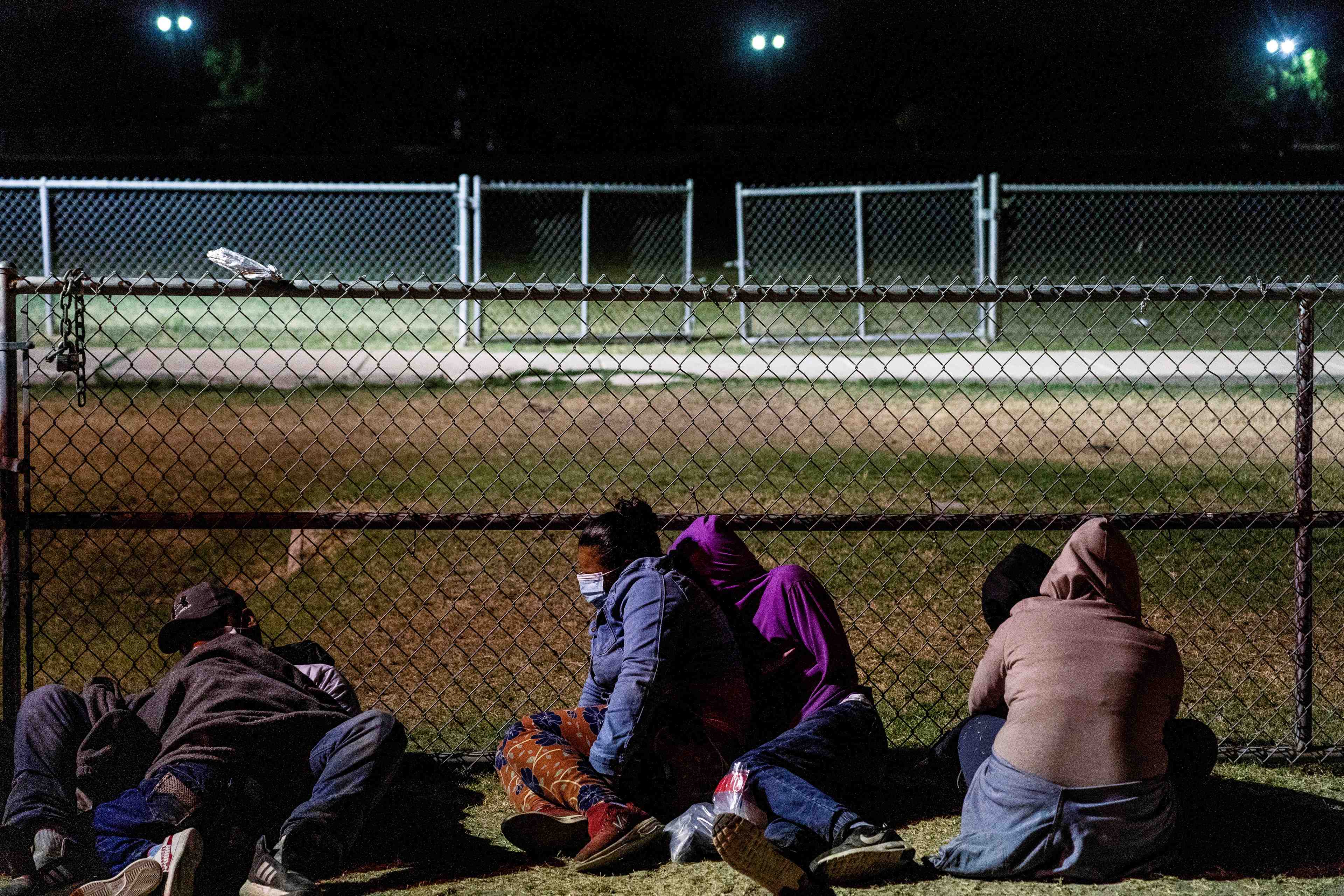 Les usa envisagent des versements en especes a l'amerique centrale pour endiguer la migration