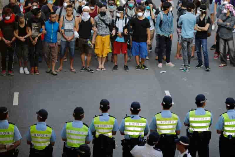 La police de Hong Kong dégage des barrages