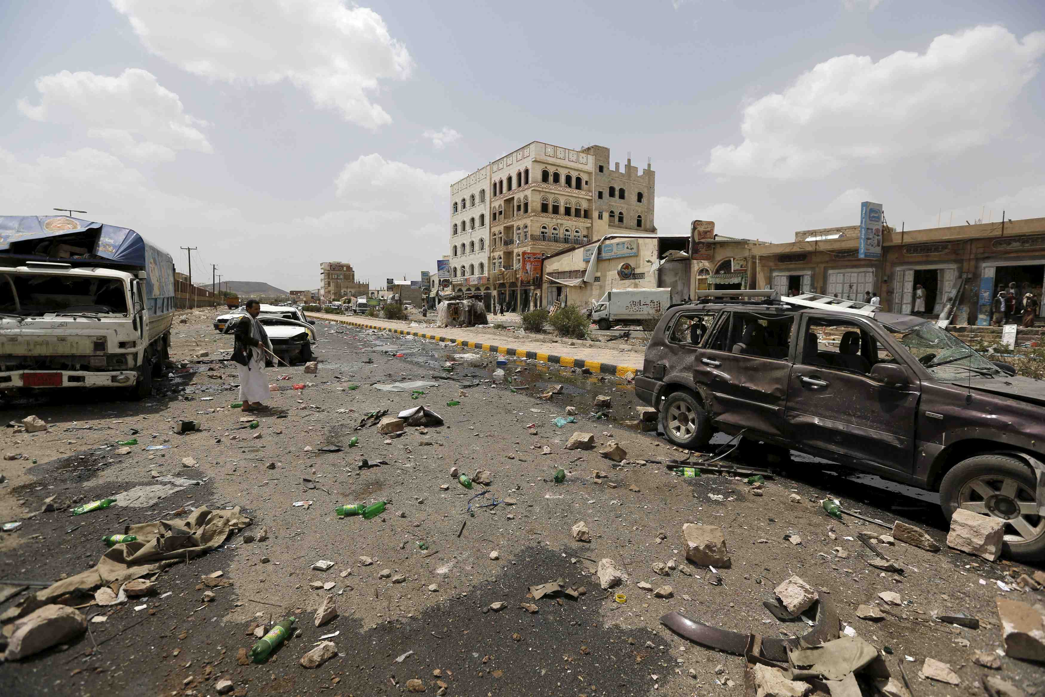 Des membres du gouvernement yemenite en exil de retour a aden