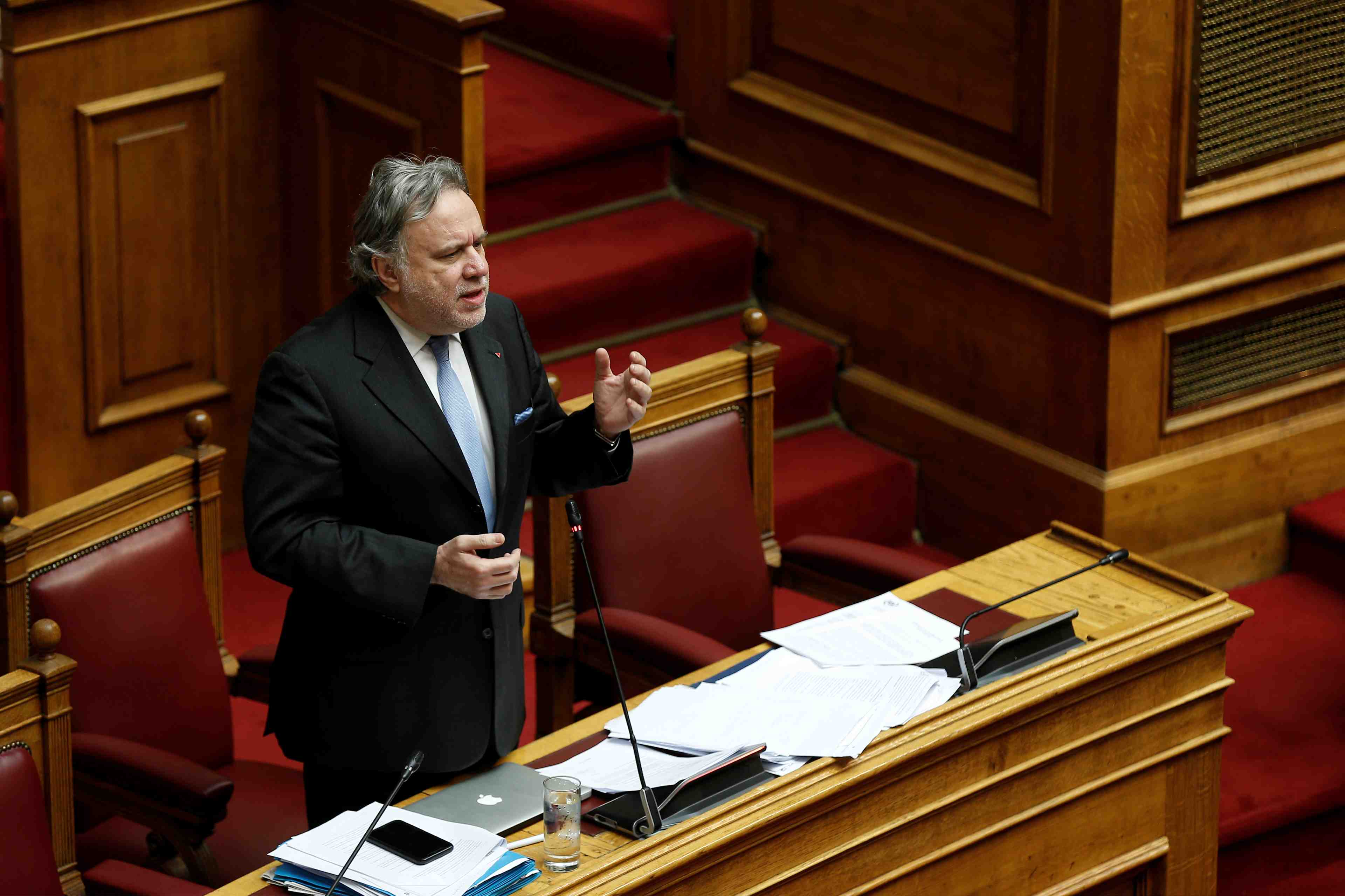 Un nouveau ministre des affaires etrangeres en grece