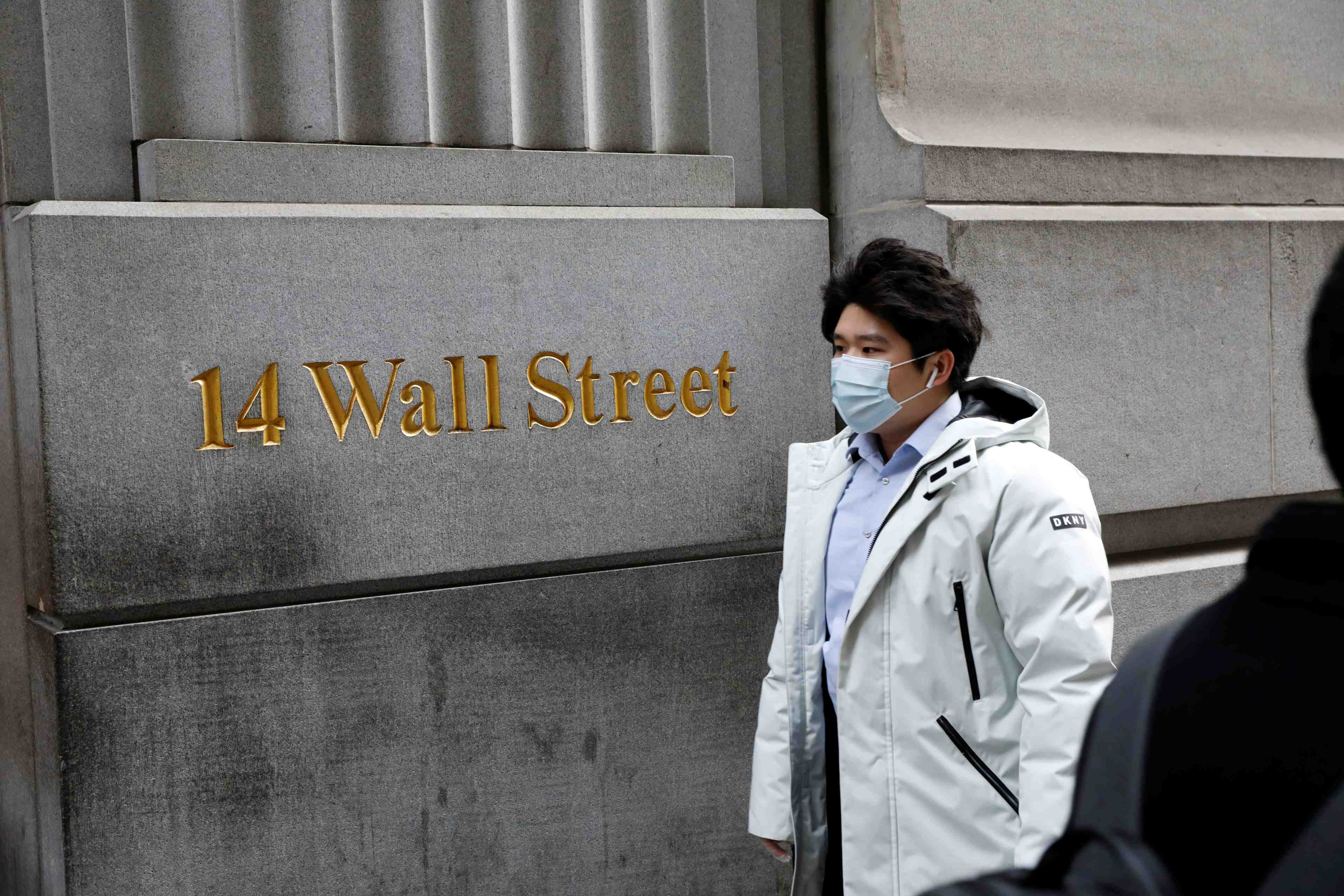La bourse de new york ouvre dans le desordre