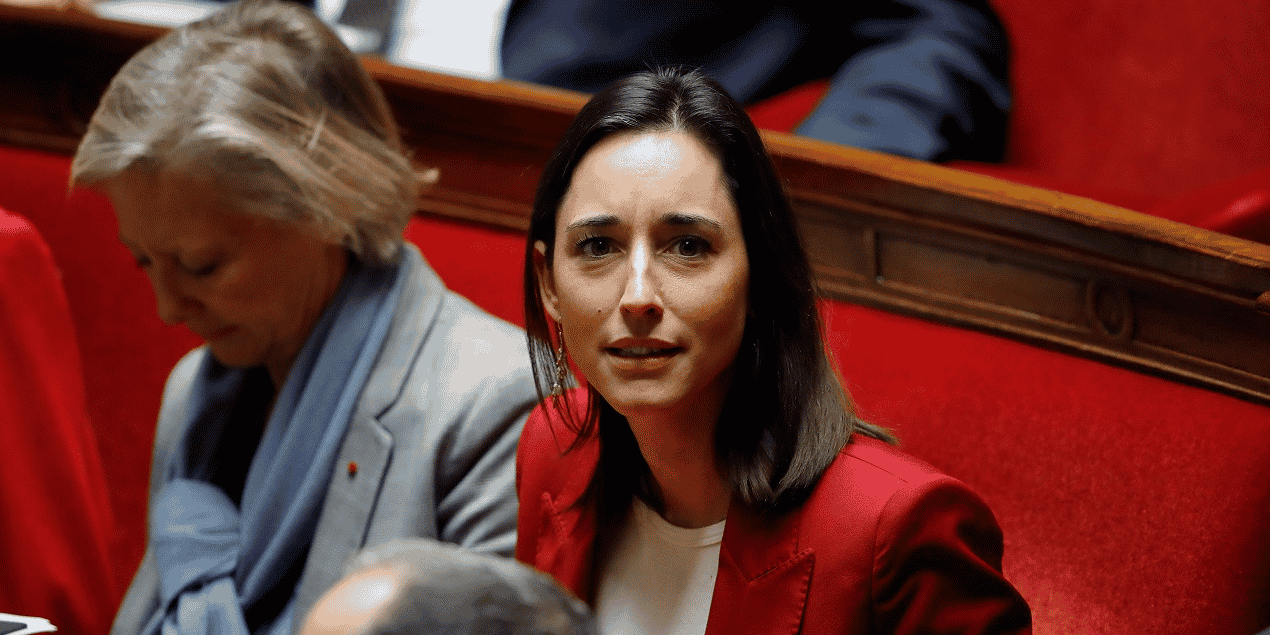 La secrétaire d'État Brune Poirson, à l'inverse de l'opposition, y voit un "signal puissant" envoyé à l'industrie et un message adressé "aux partenaires européens" de la France.