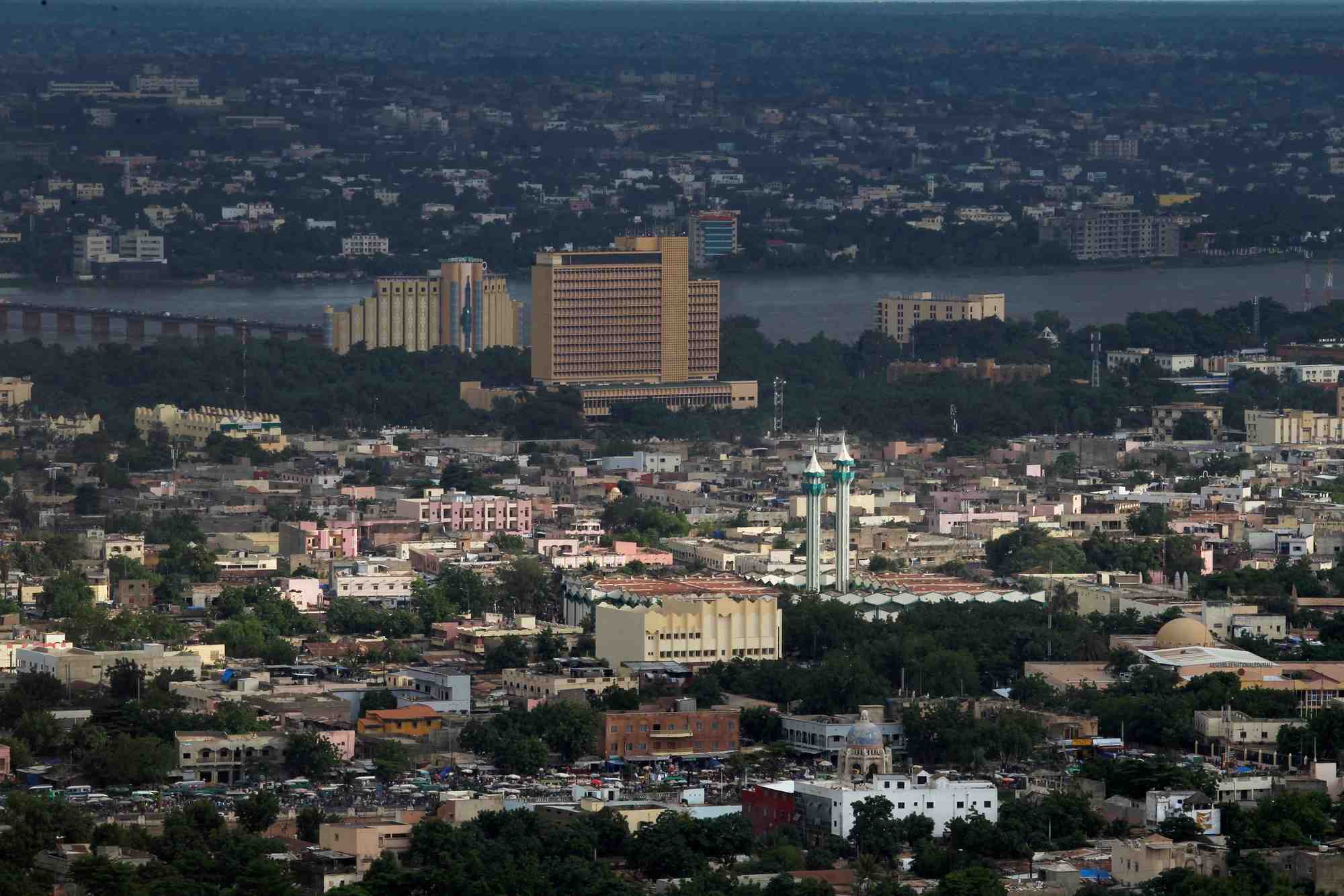 Mali: six morts dans une attaque pres de bamako
