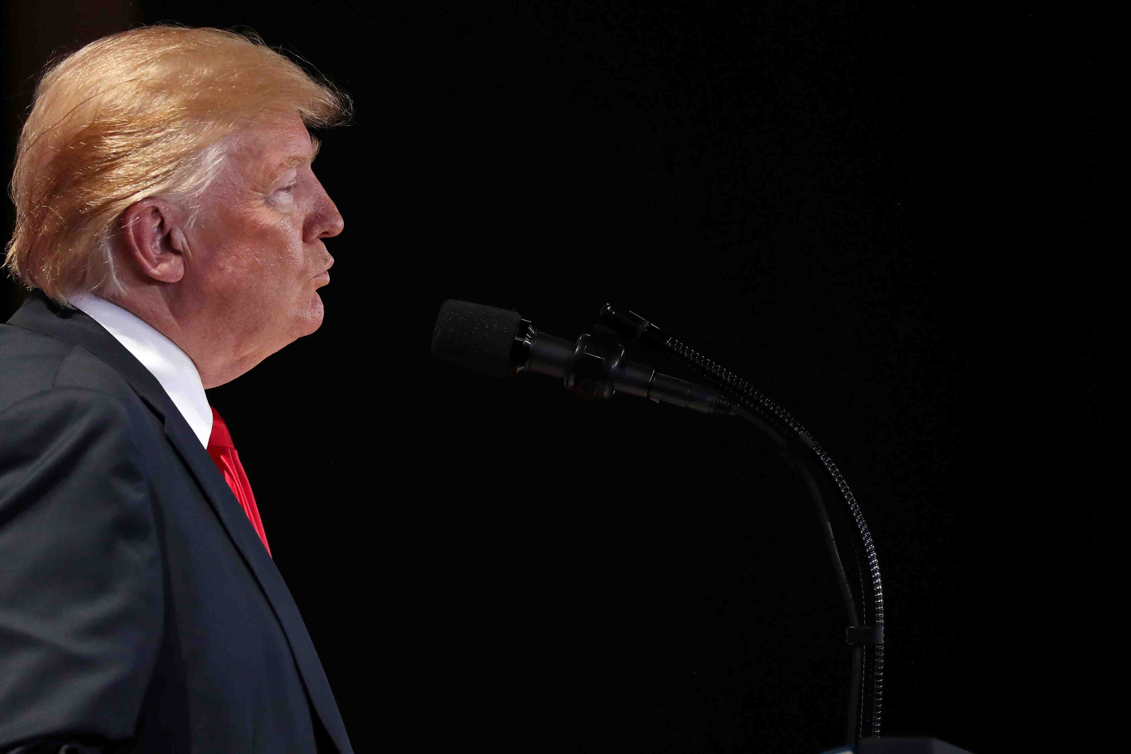 Donald trump ironise sur le "qi tres limite" de robert de niro