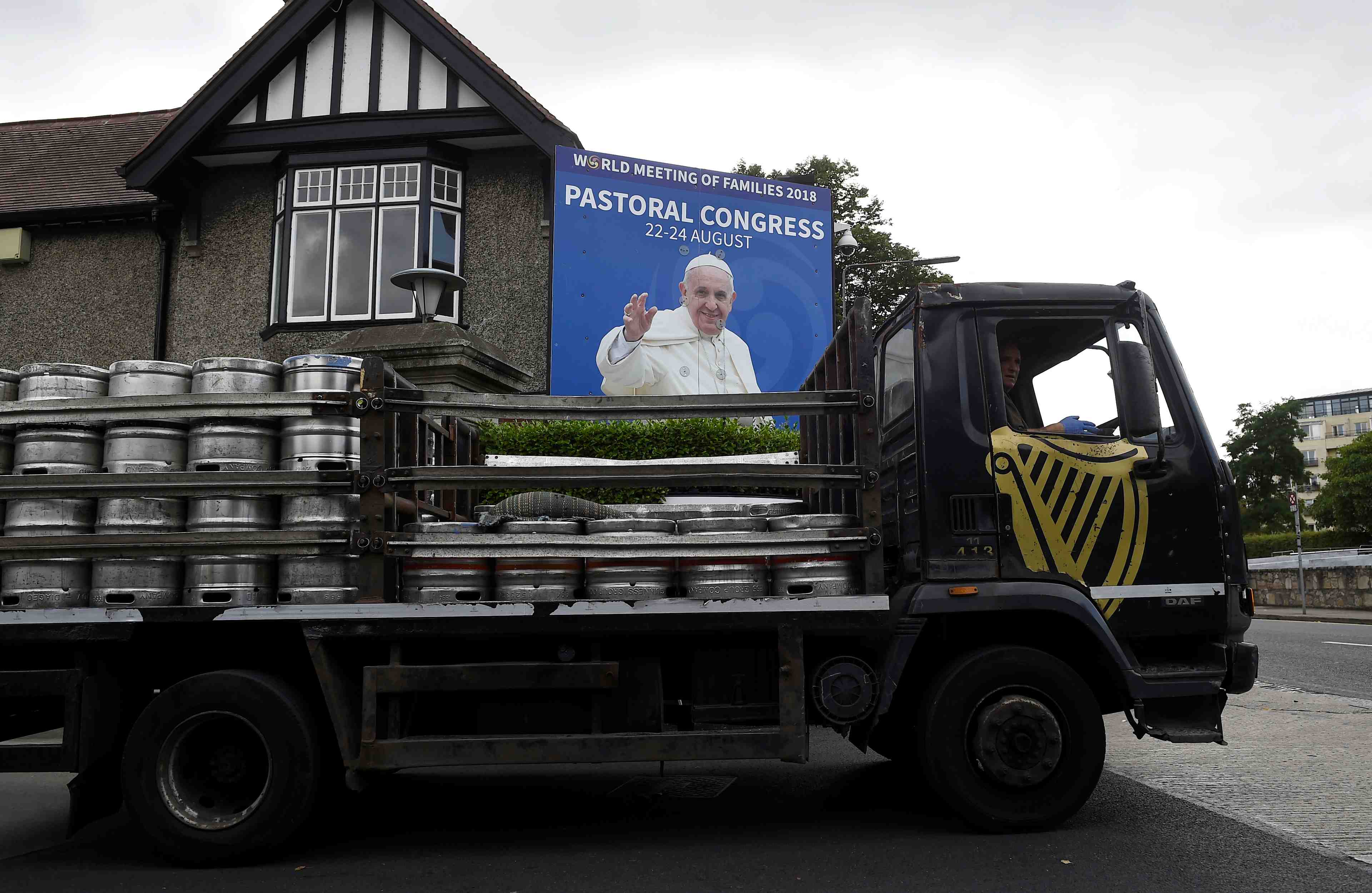 Le pape rencontrera des victimes de pretres pedophiles en irlande