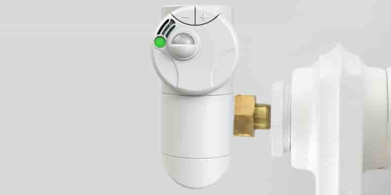 Munie de sept capteurs, la tête thermostatique d’Eisox mesure la température, l’humidité ou la luminosité, et gère les plannings de chauffage.