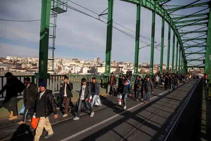 Des migrants en serbie tentent de passer en force en croatie