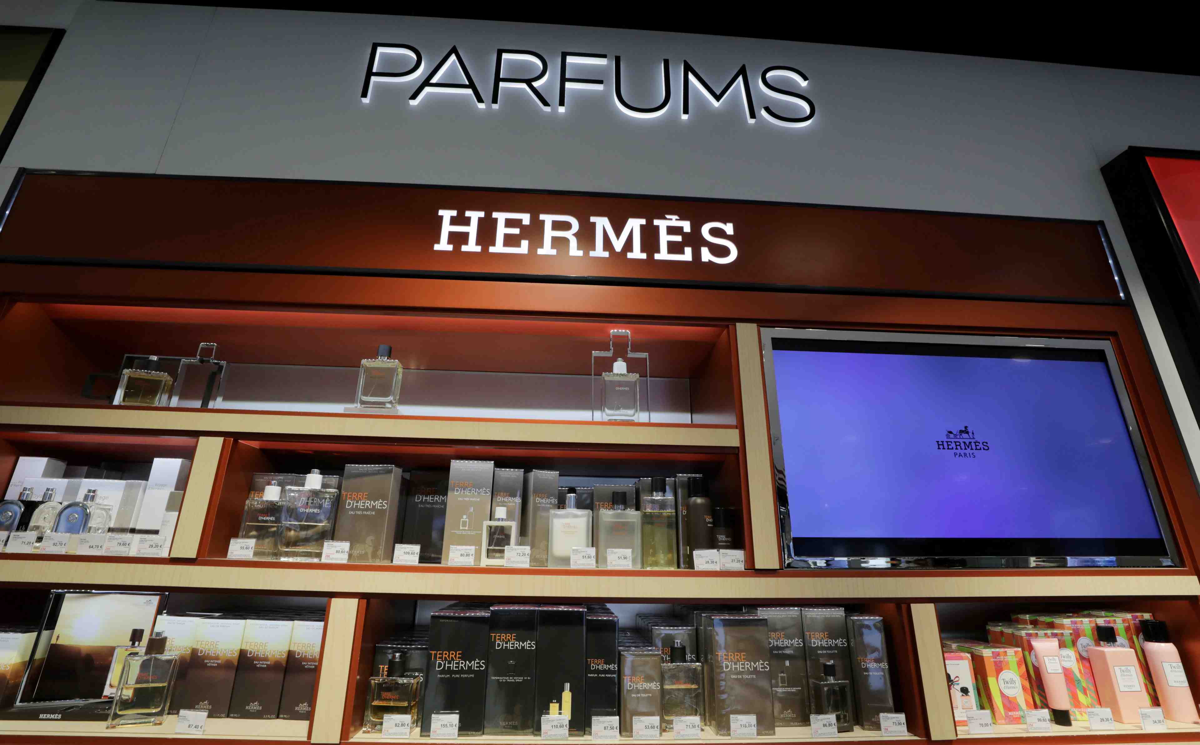 Hermes porte par la maroquinerie au 3e trimestre, cadence maintenue en chine