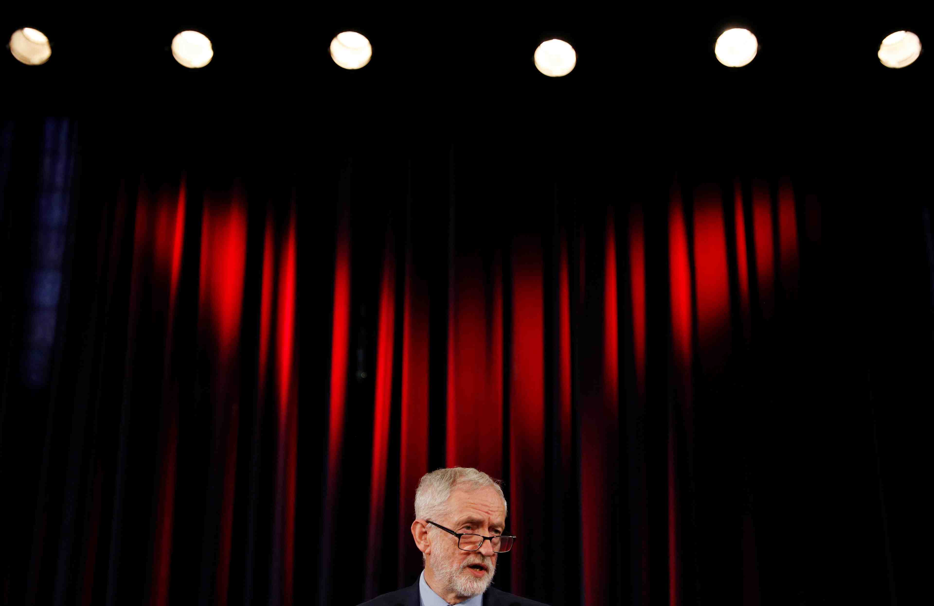 Grande bretagne: plusieurs deputes travaillistes s'appeteraient a quitter le parti