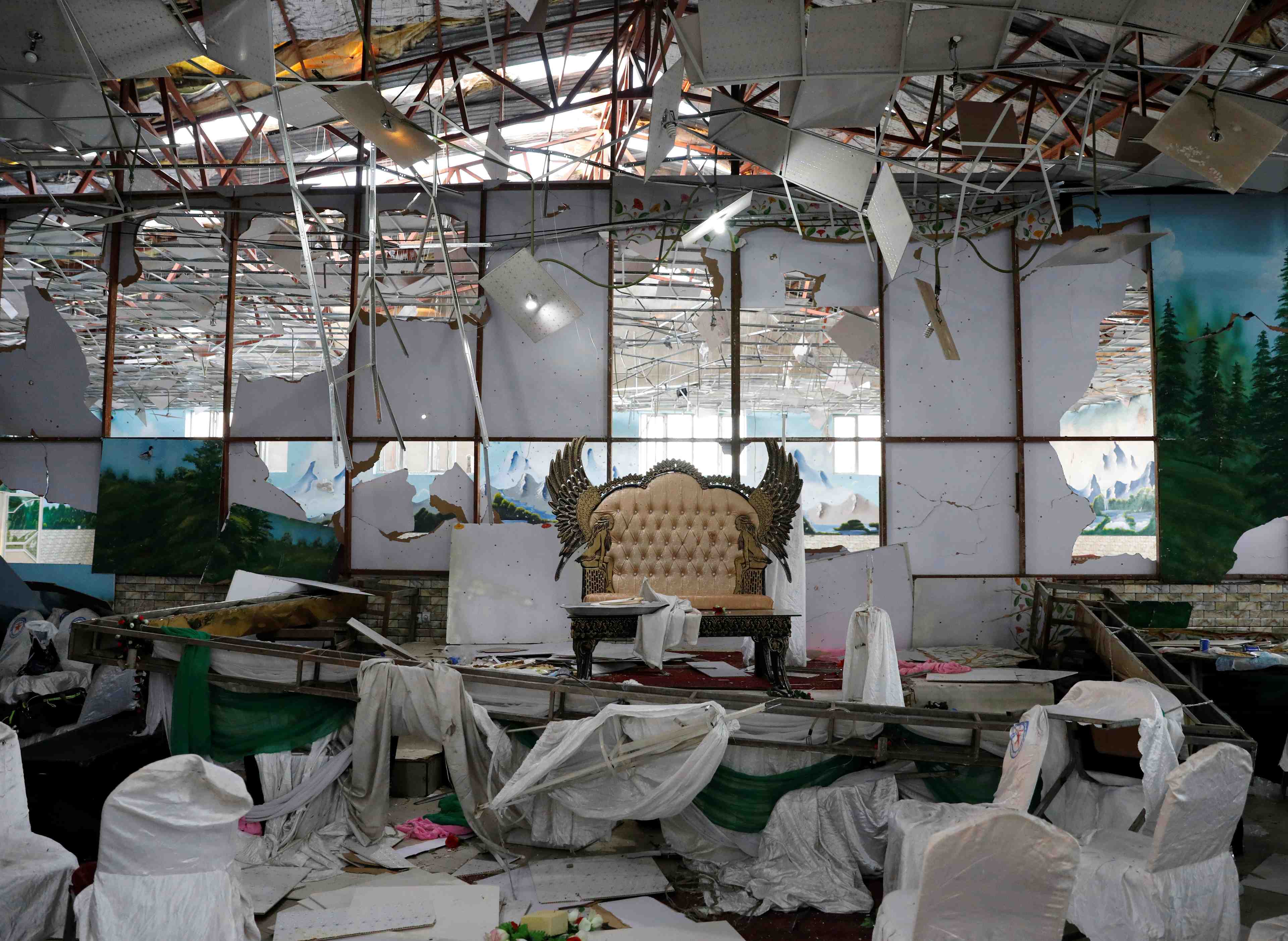 Le bilan de l'attentat de samedi a kaboul passe a 80 morts