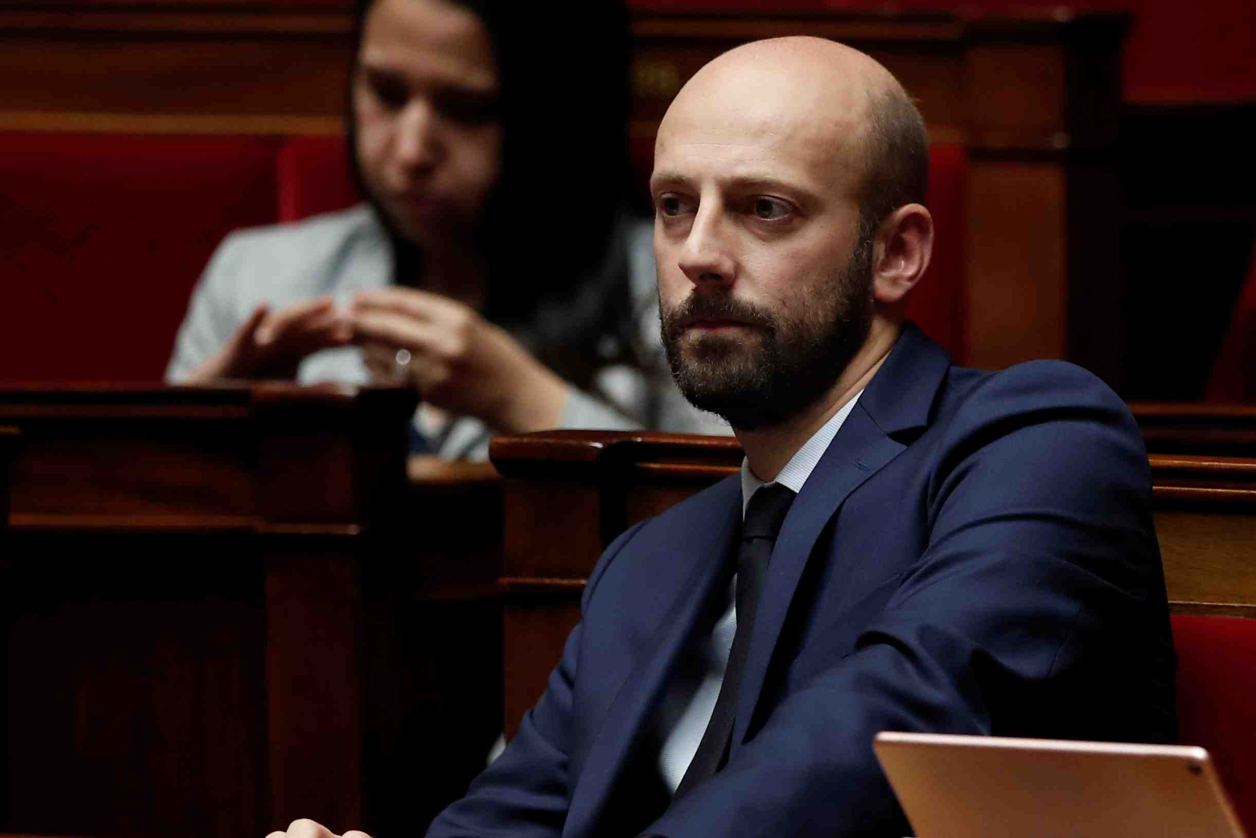 Larem appelle ses candidats a suspendre leur campagne