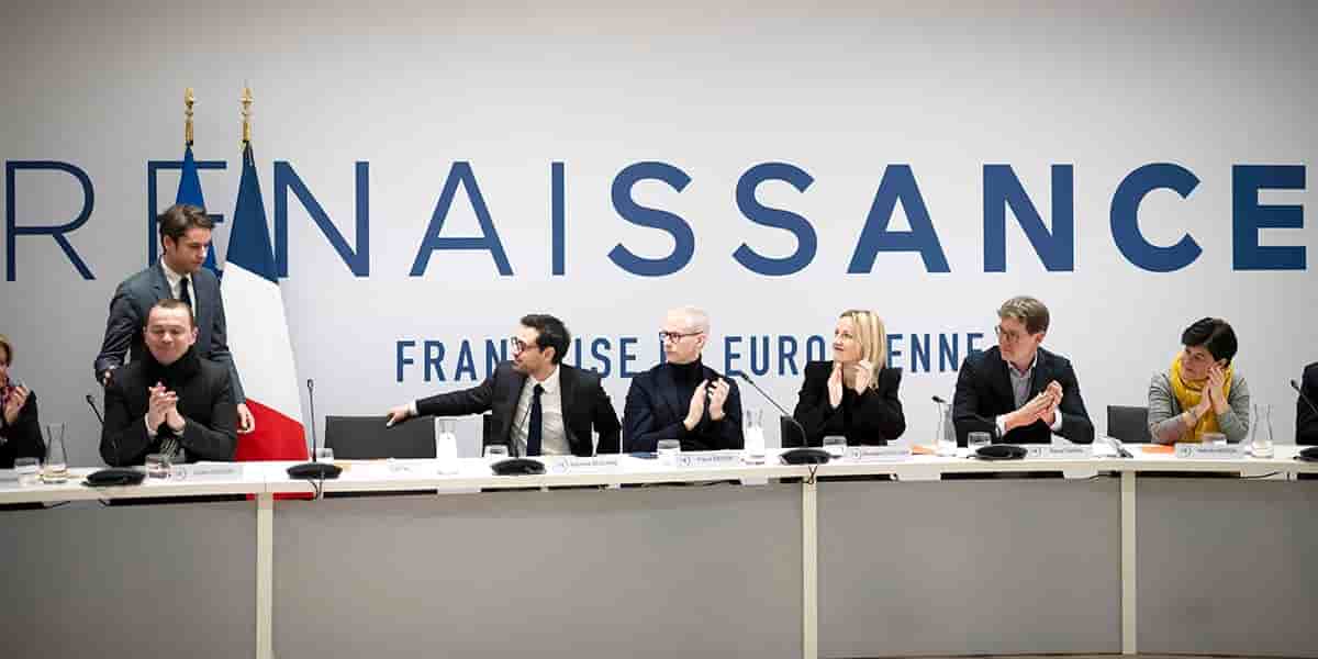 Gabriel Attal se lance dans la course à la direction de son parti, face à Elisabeth Borne.