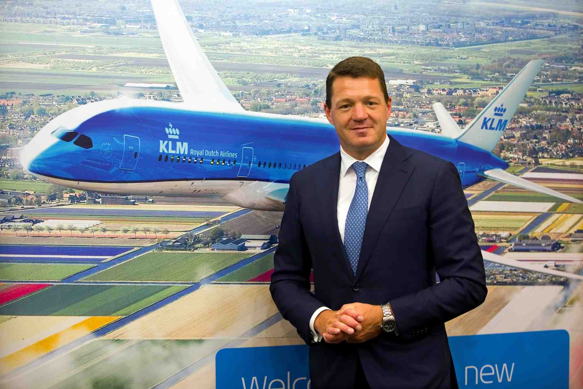Pieter elbers reconduit a la tete de klm
