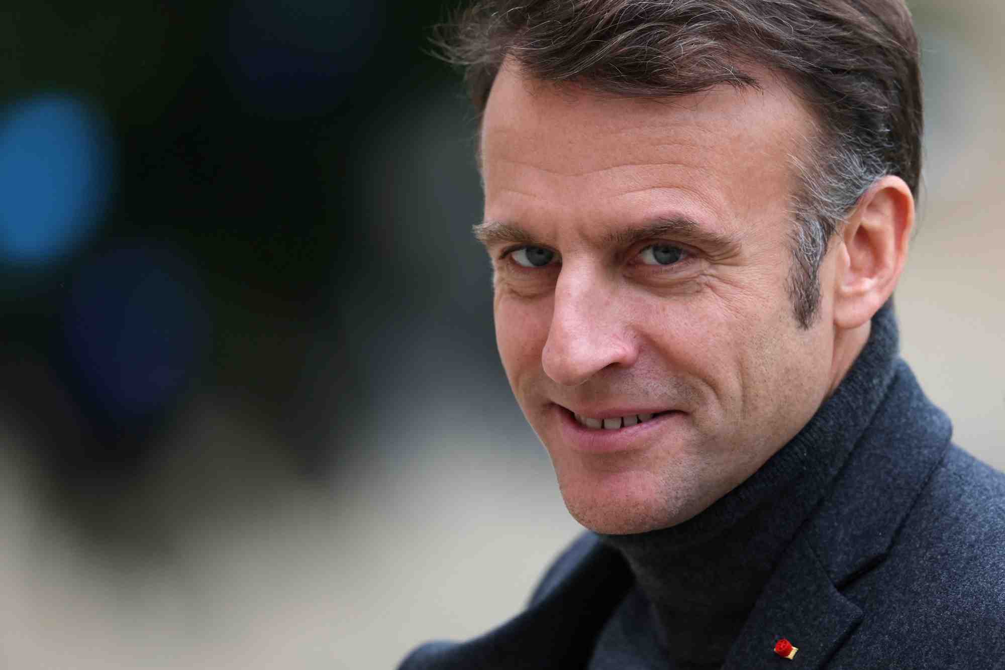 Macron a convie les partis politiques favorables a un compromis mardi, dit l'elysee