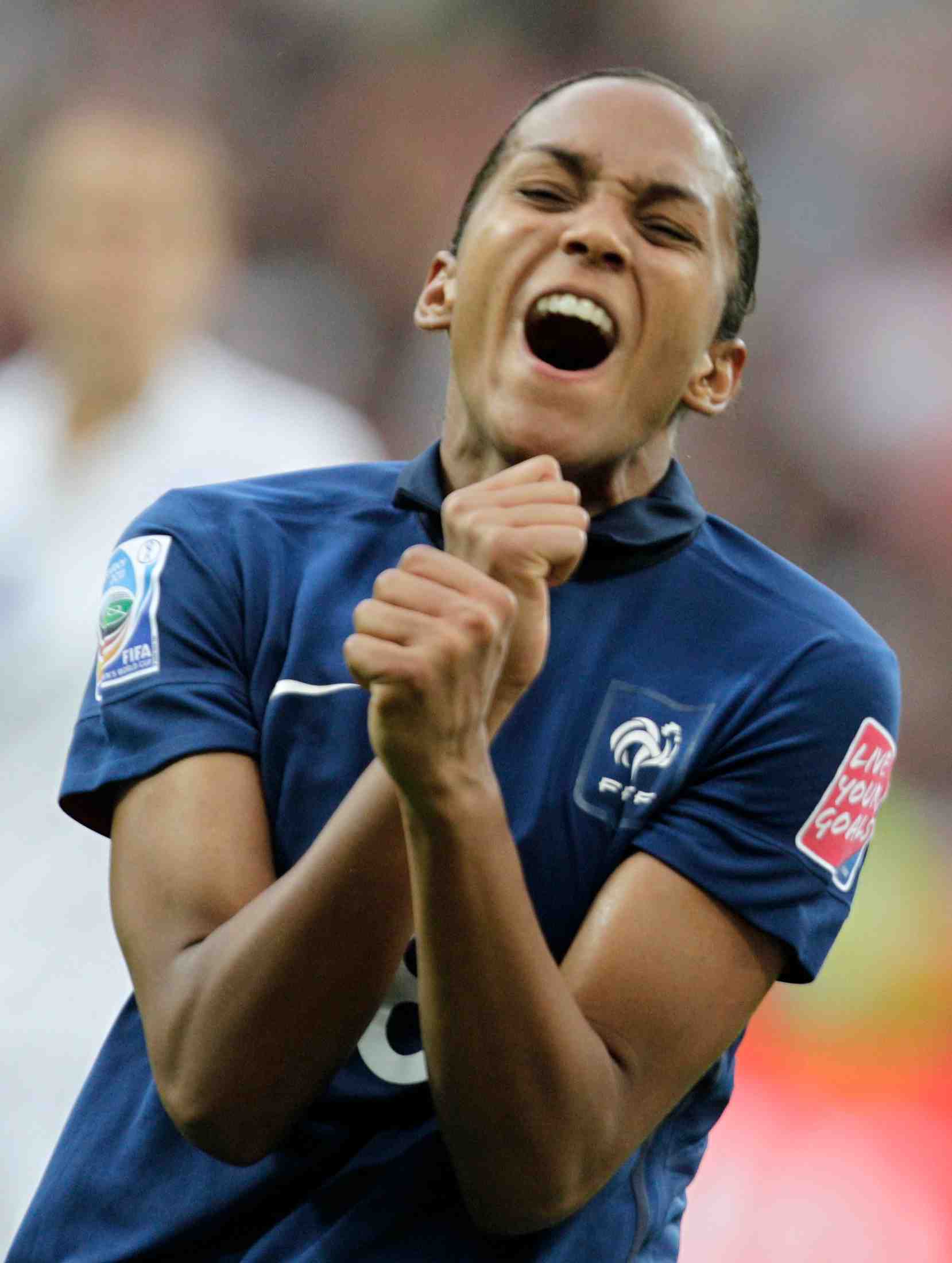 Large victoire des bleues face a l'ukraine