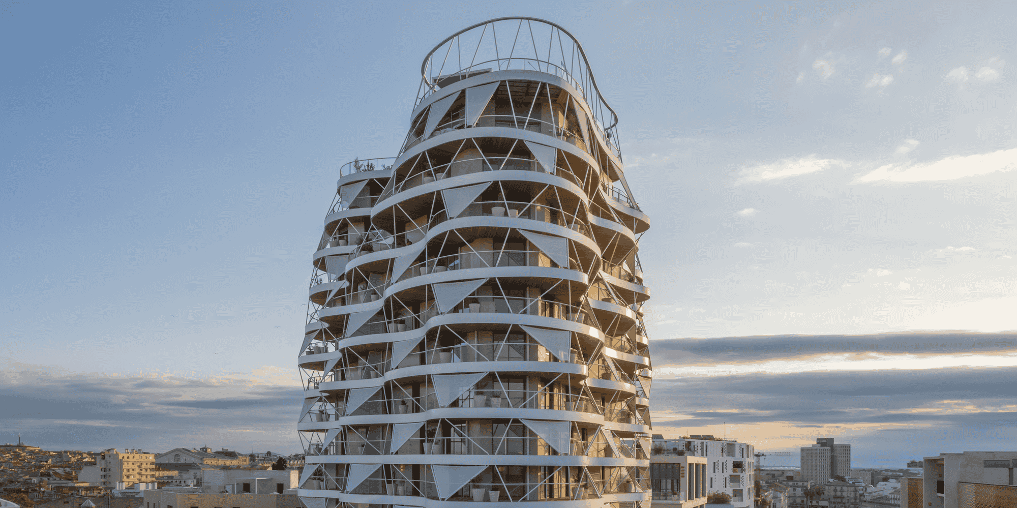 L'immeuble Higher Roch s'élance sur 50 mètres de haut et 16 étages, à quelques pas de la gare de centre ville de Montpellier.