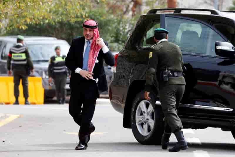 Ali ben al hussein, candidat a la presidence de la fifa, promet de reformer en profondeur