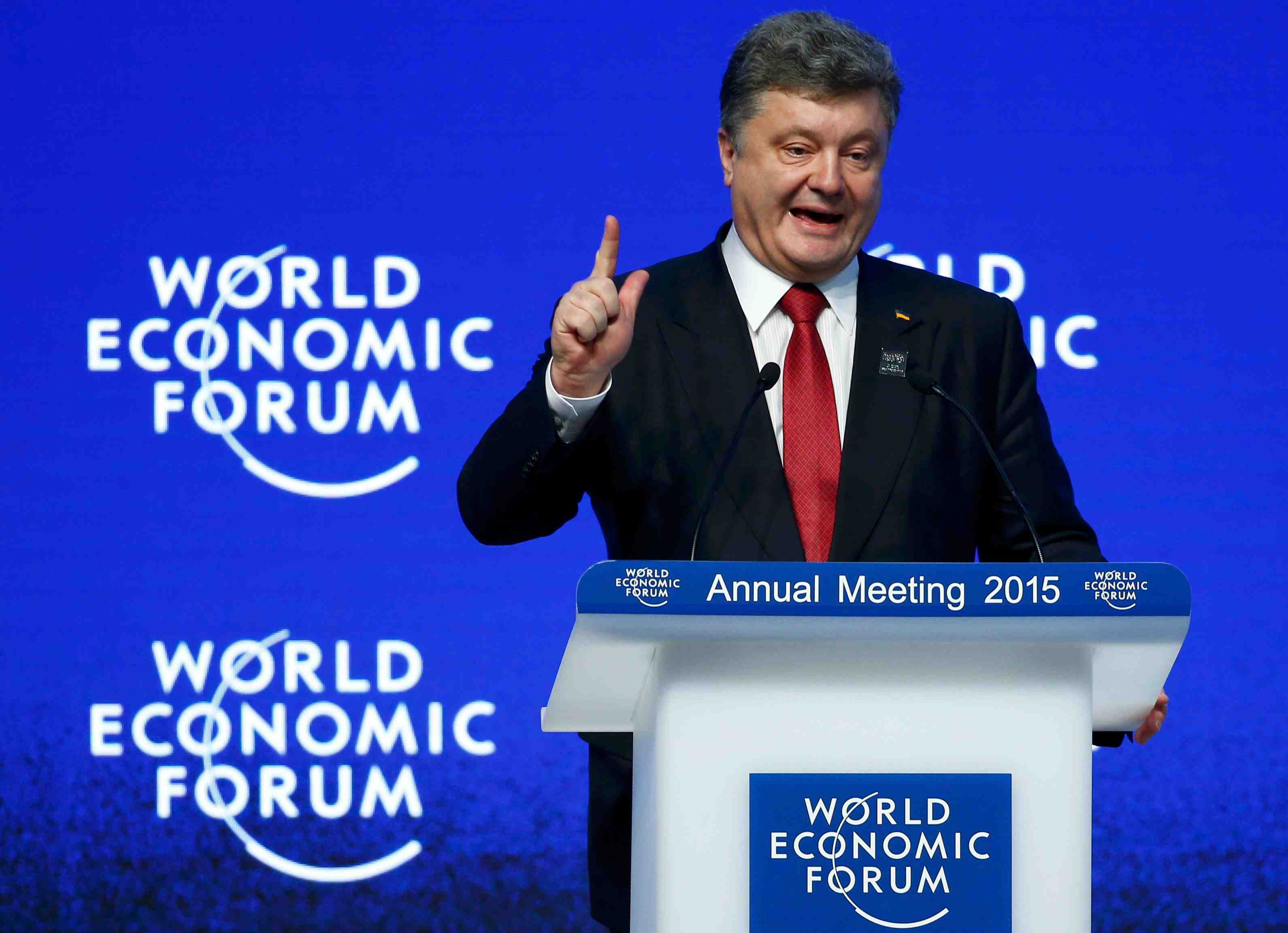 Petro porochenko dit que 9.000 soldats russes sont en ukraine