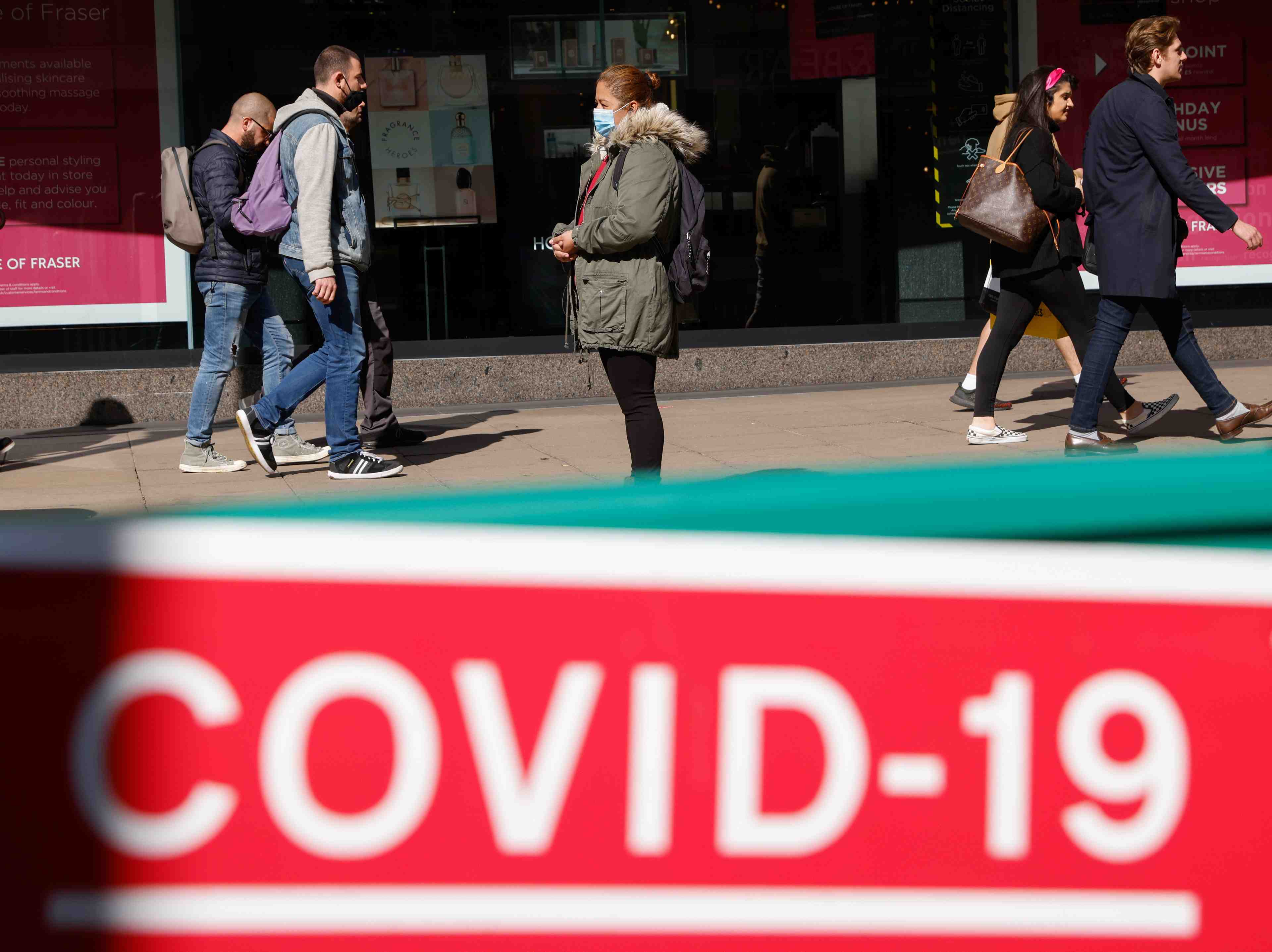Coronavirus: nouveau pic de contaminations au royaume-uni avec 6.874 nouveaux cas en 24h