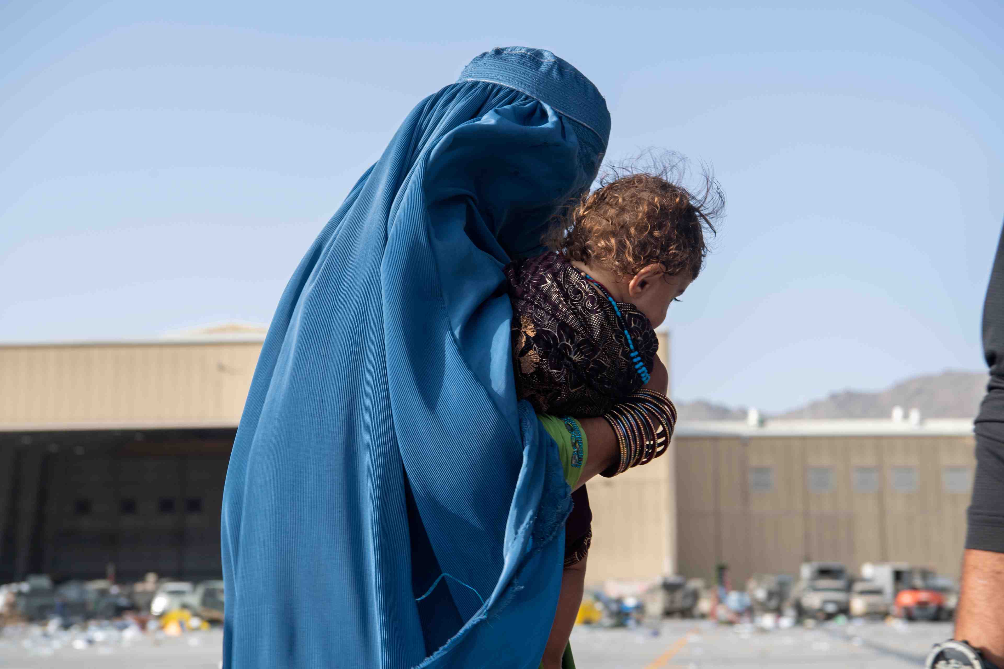 Deux vols d'evacuation d'afghanistan supplementaires effectues par la france