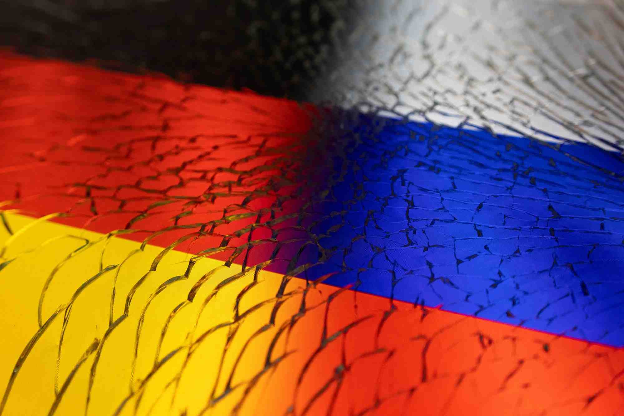 Une illustration montre des drapeaux allemands et russes