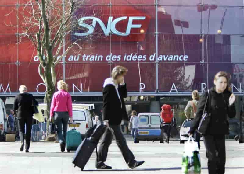 Trafic interrompu a paris-montparnasse