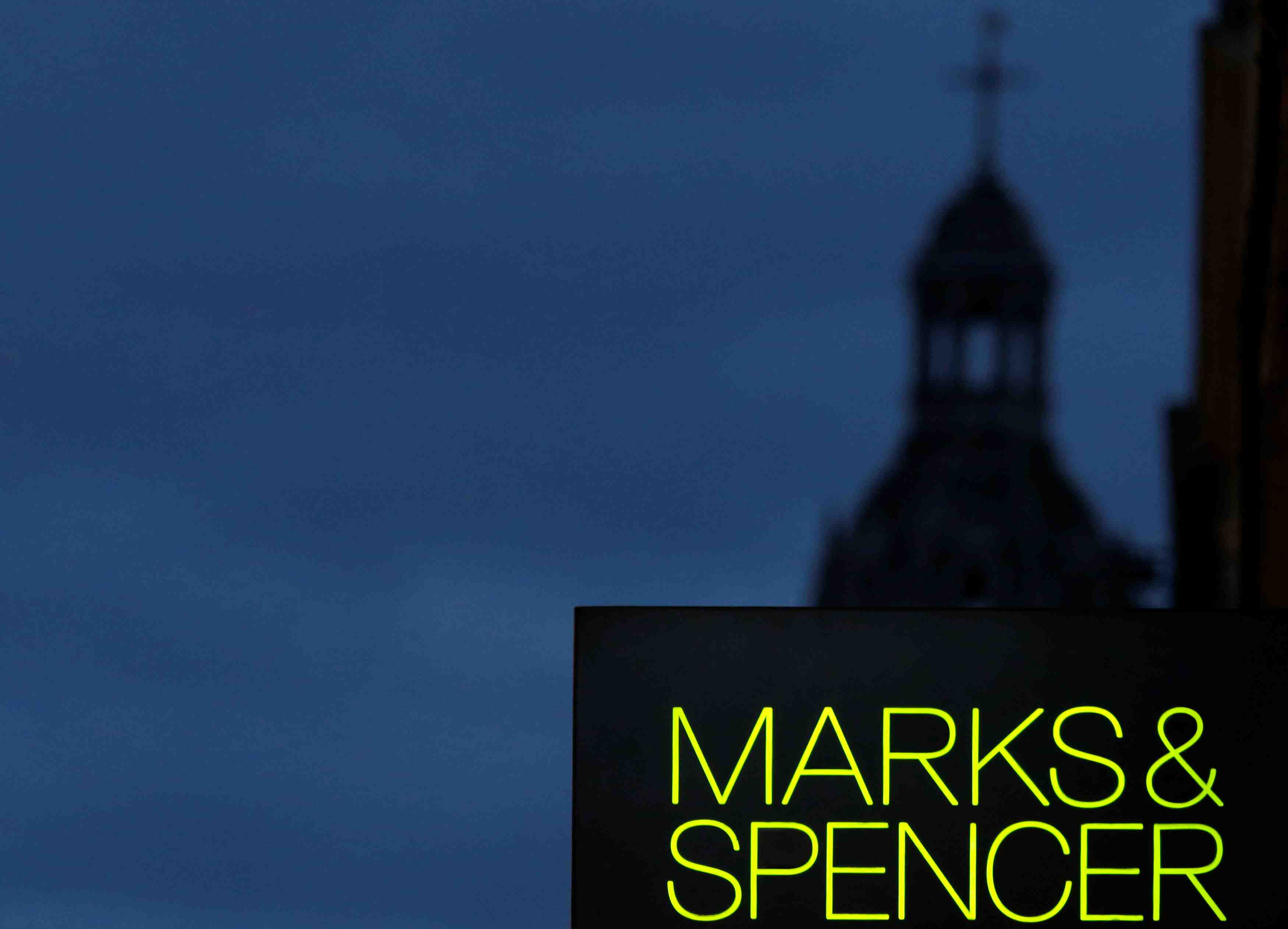 Marks & spencer continue de souffrir avec des ventes en baisse