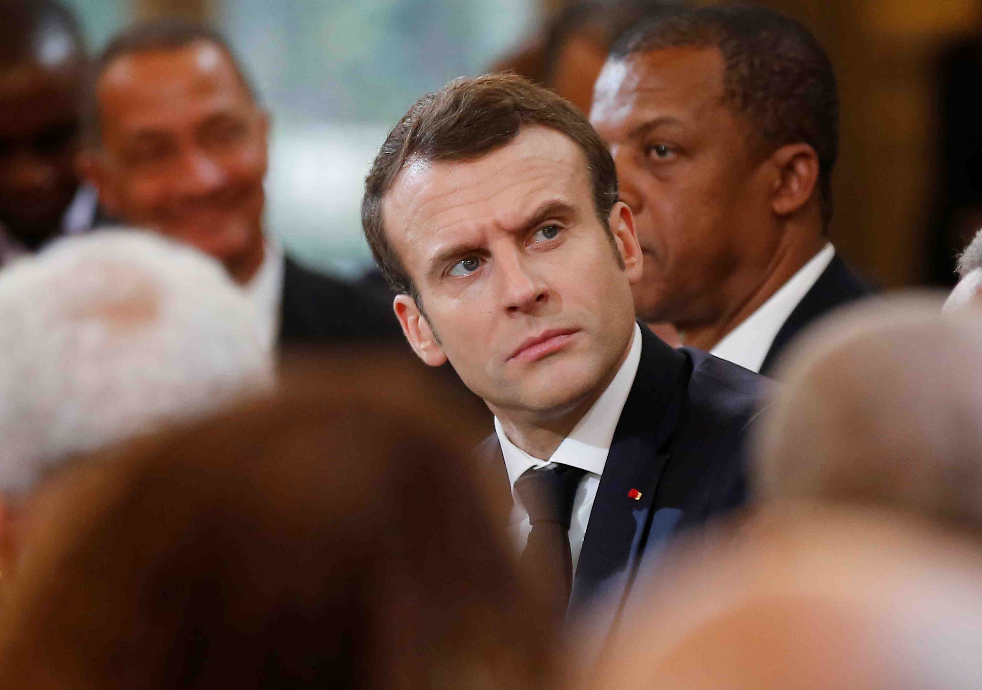 France: l'opposition veut etre associee a un eventuel referendum