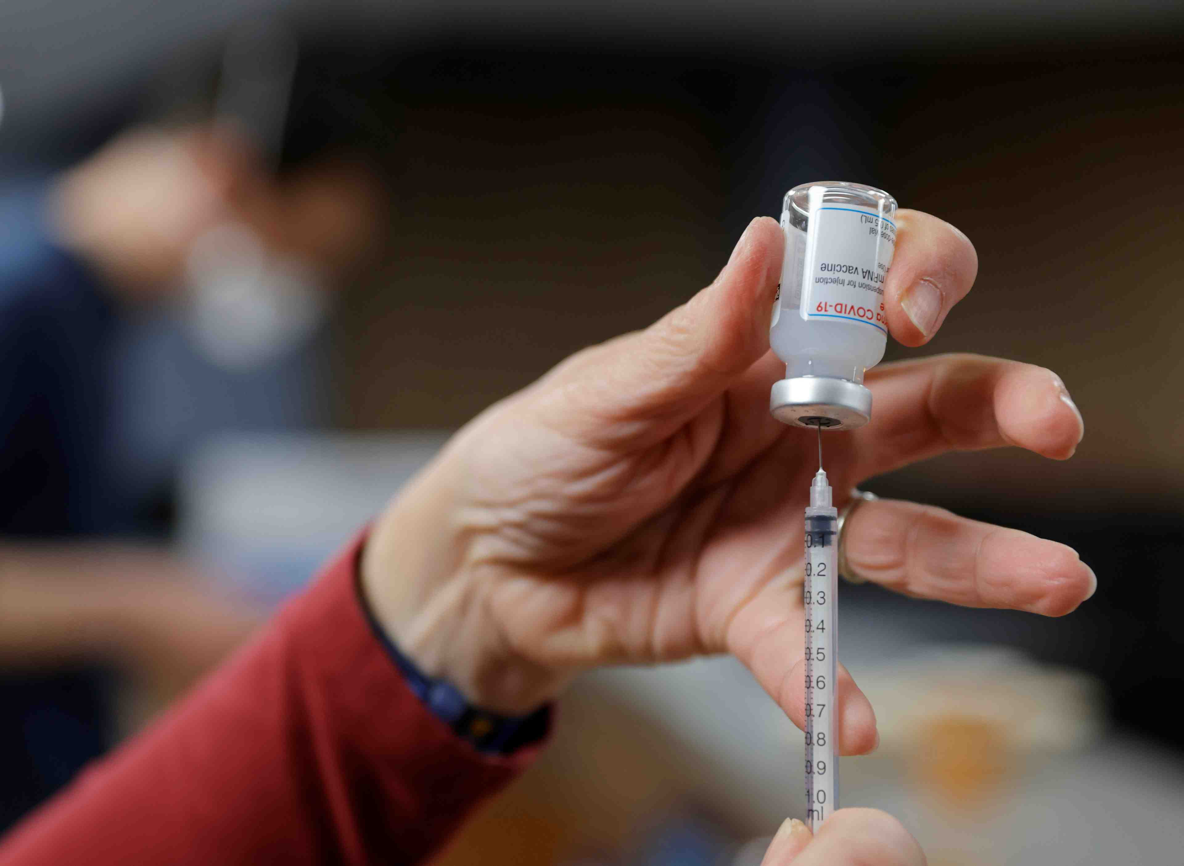 Coronavirus: les vaccins pas tous efficaces contre tous les variants, dit la presidente de la has