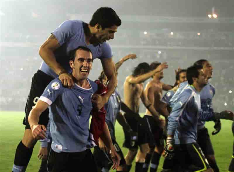 Mondial: l'Uruguay décroche le dernier ticket pour le Brésil