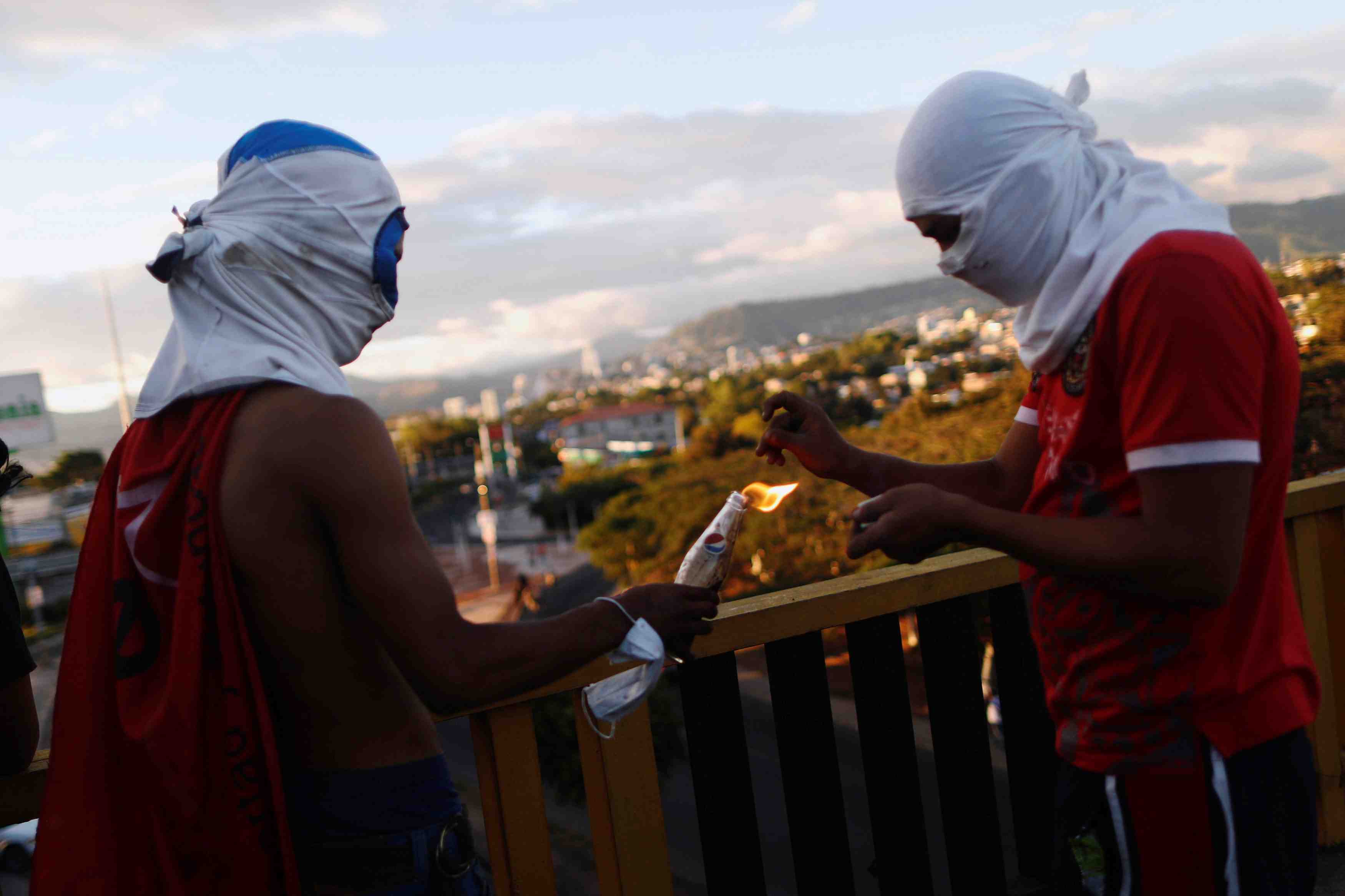 Honduras: suspension des droits apres les troubles lies au vote