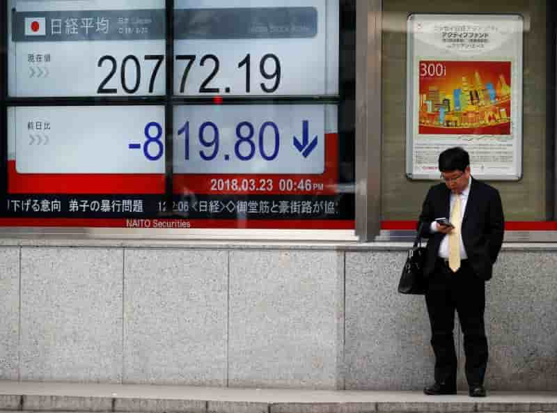 Tokyo finit en repli
