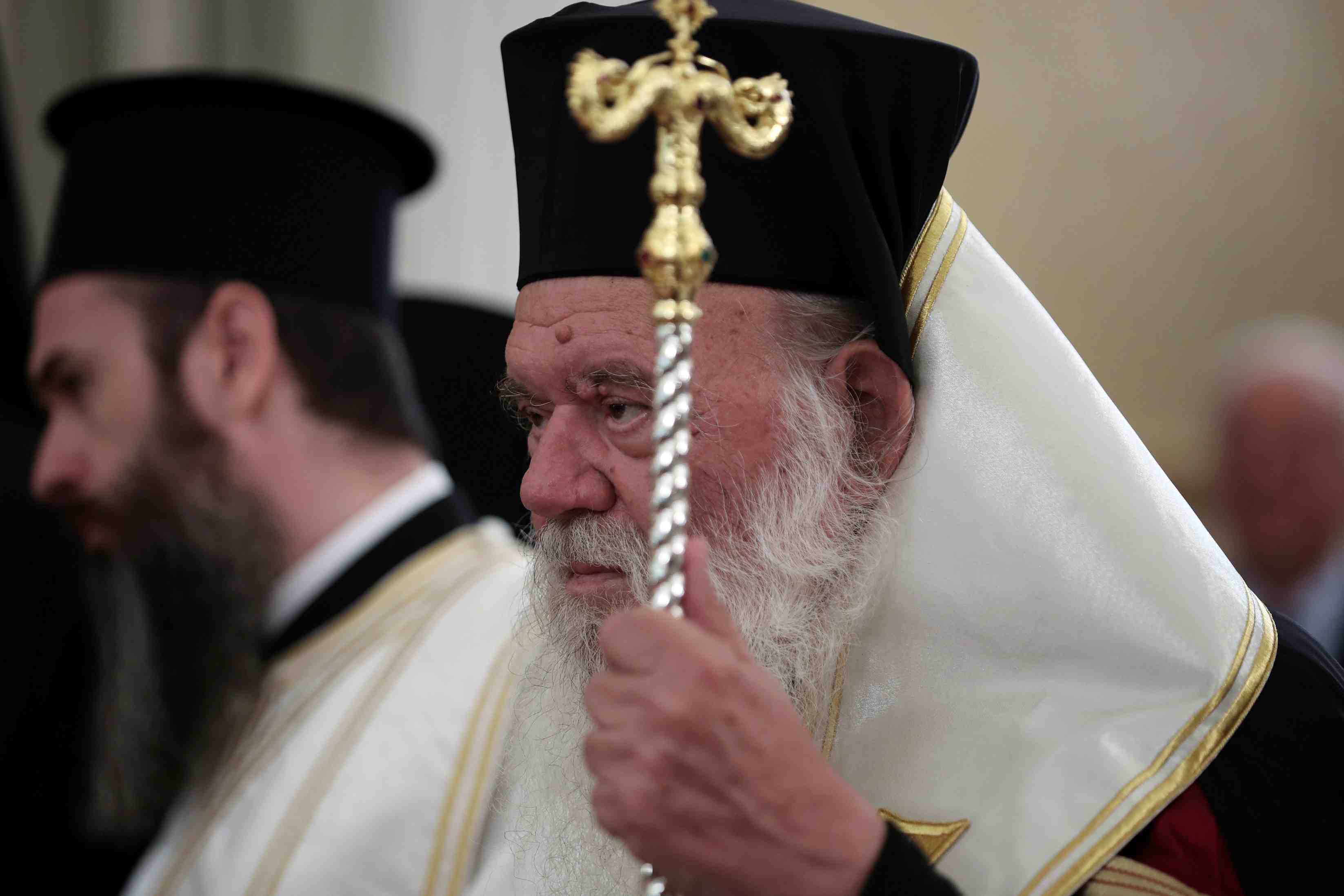 Grece: les pretres orthodoxes resteront fonctionnaires