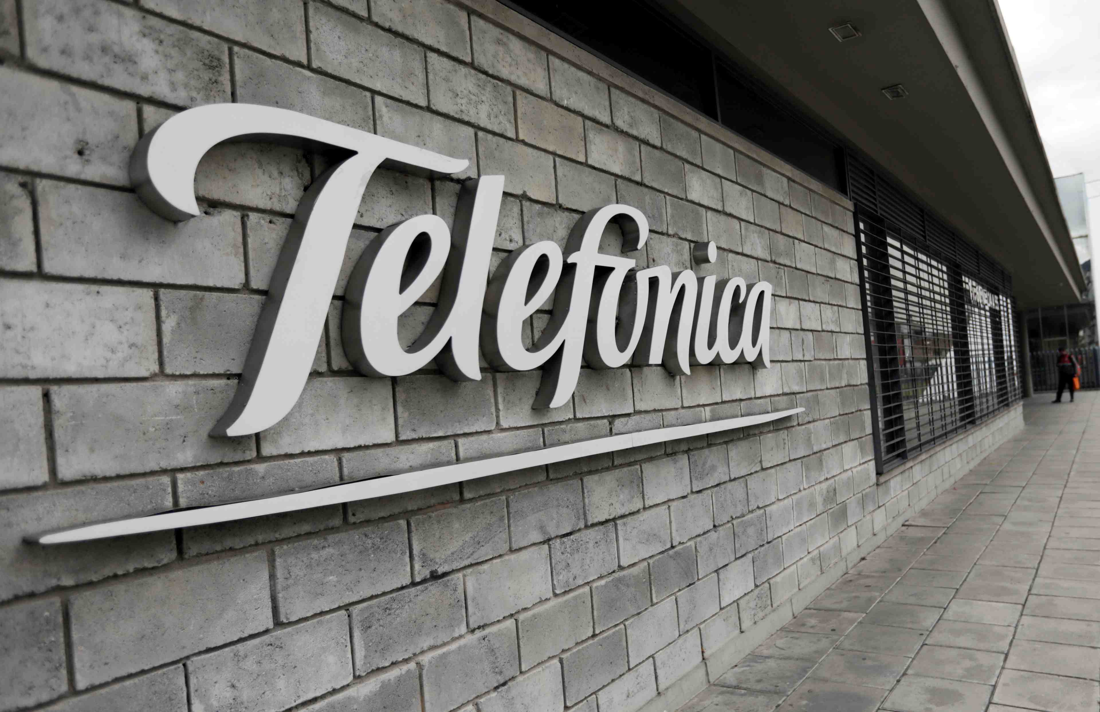 Telefonica projette 5.000 departs volontaires en espagne