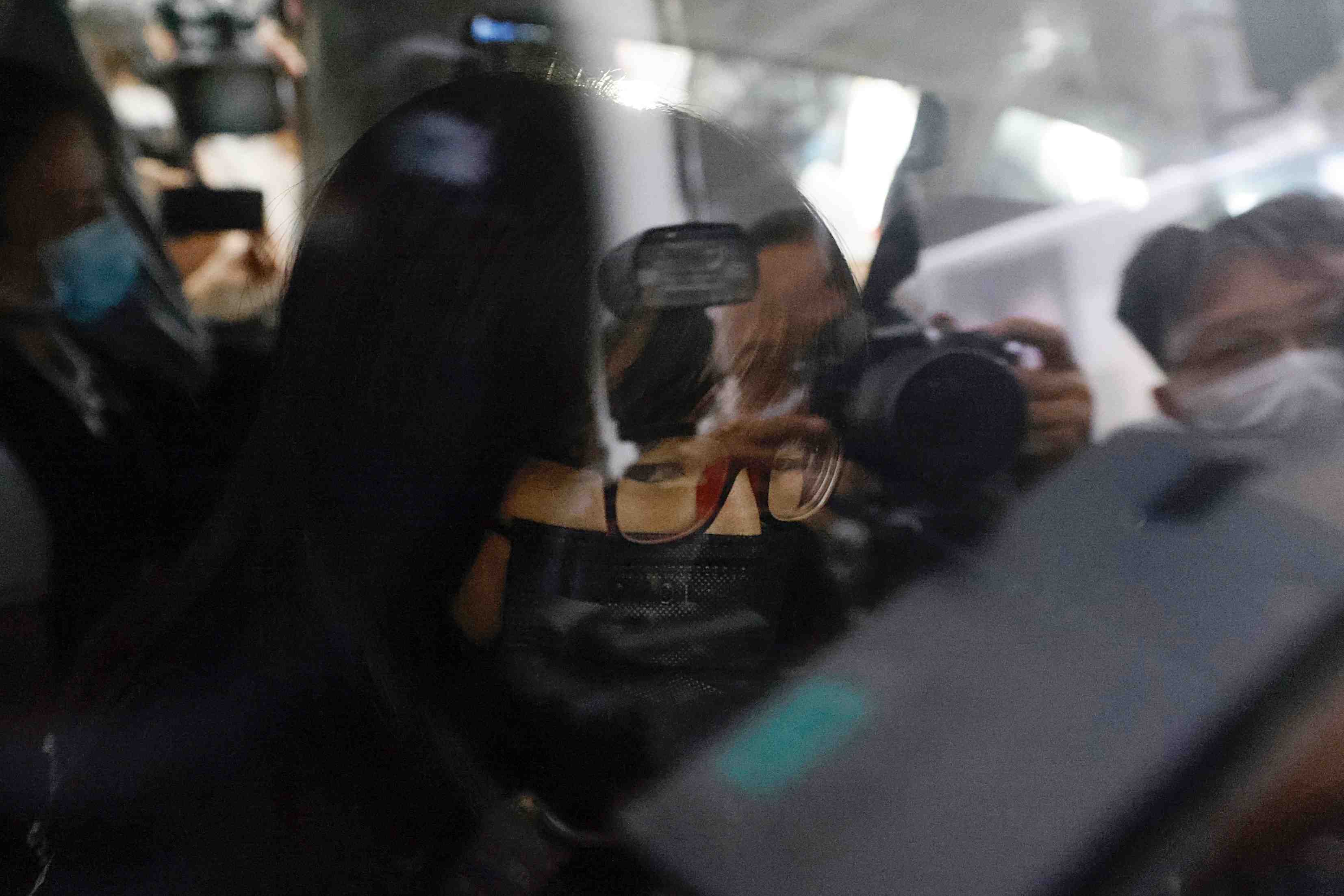 Hong kong : la police arrete quatre membres d'un groupe pro-democratie