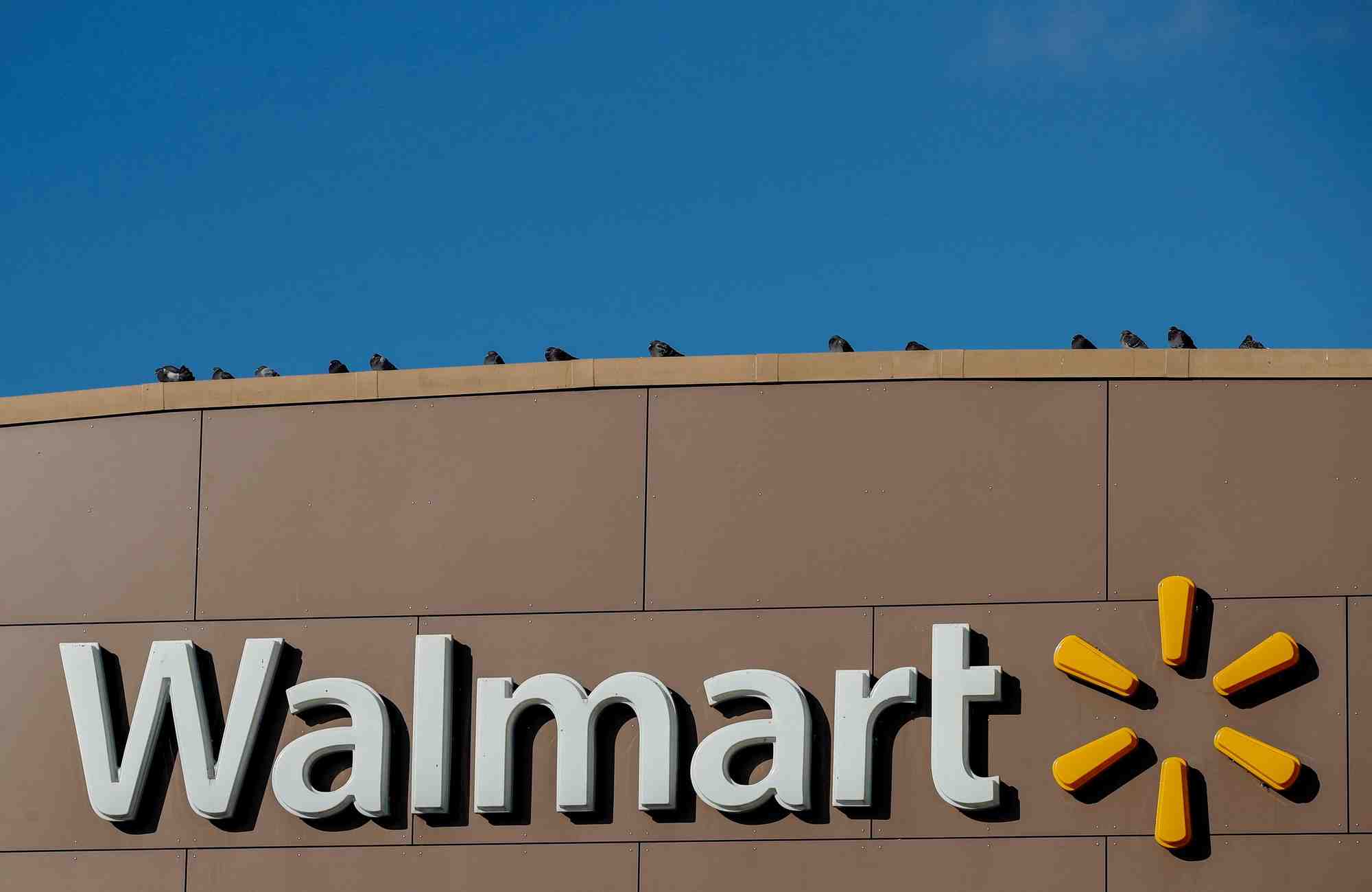 Walmart reduit ses previsions en raison de l'envolee des couts