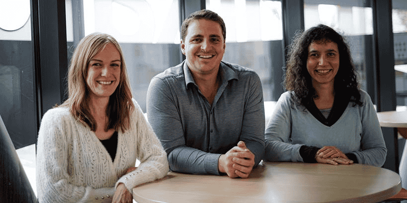 De gauche à droite : Marianne Rittaud, associée et directrice marketing & commercial de Circouleur, Thomas Pestourie, PDG de SCSO Unikalo, Maïlys Grau, présidente et fondatrice de Circouleur.