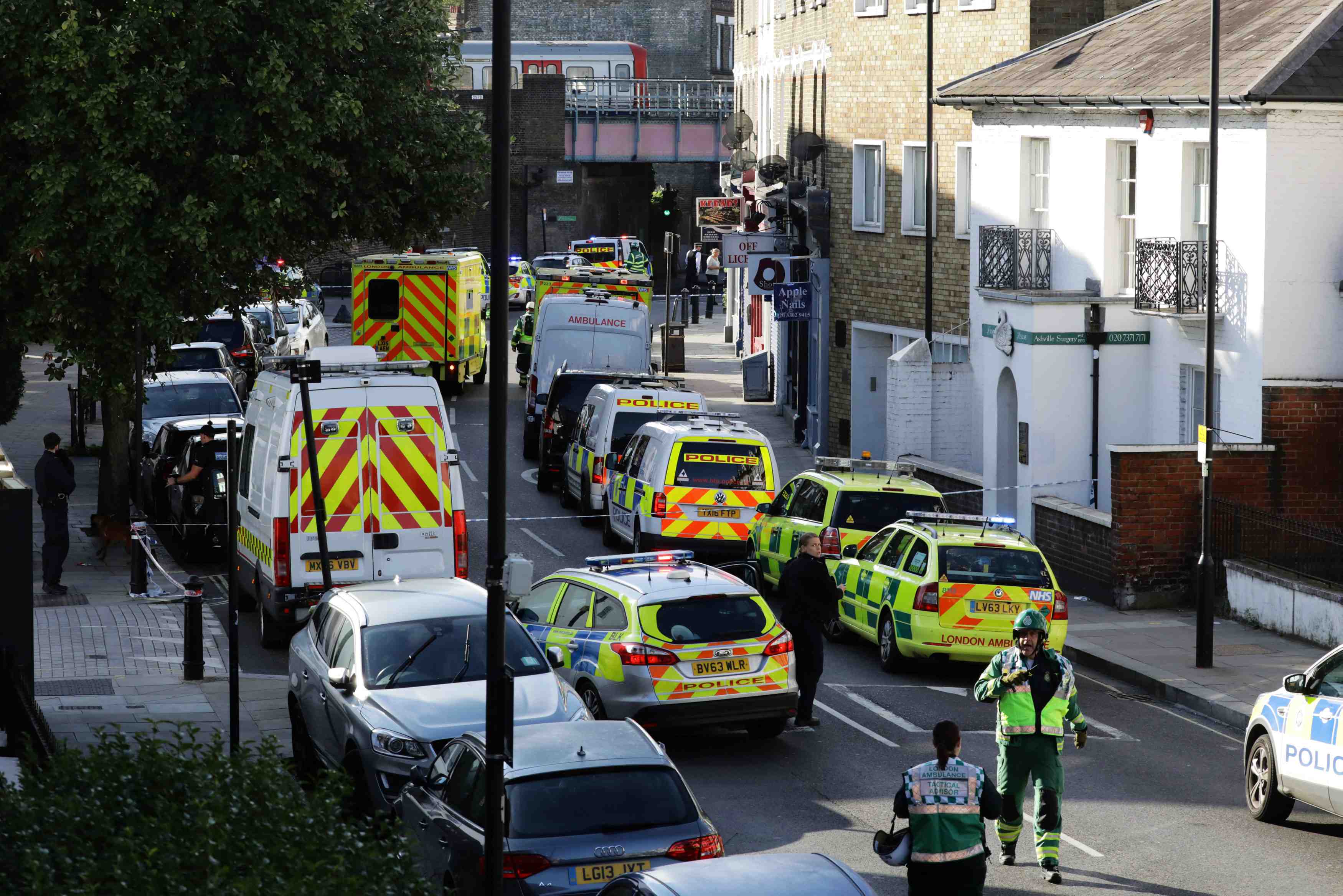 Une explosion signalee dans le metro de londres