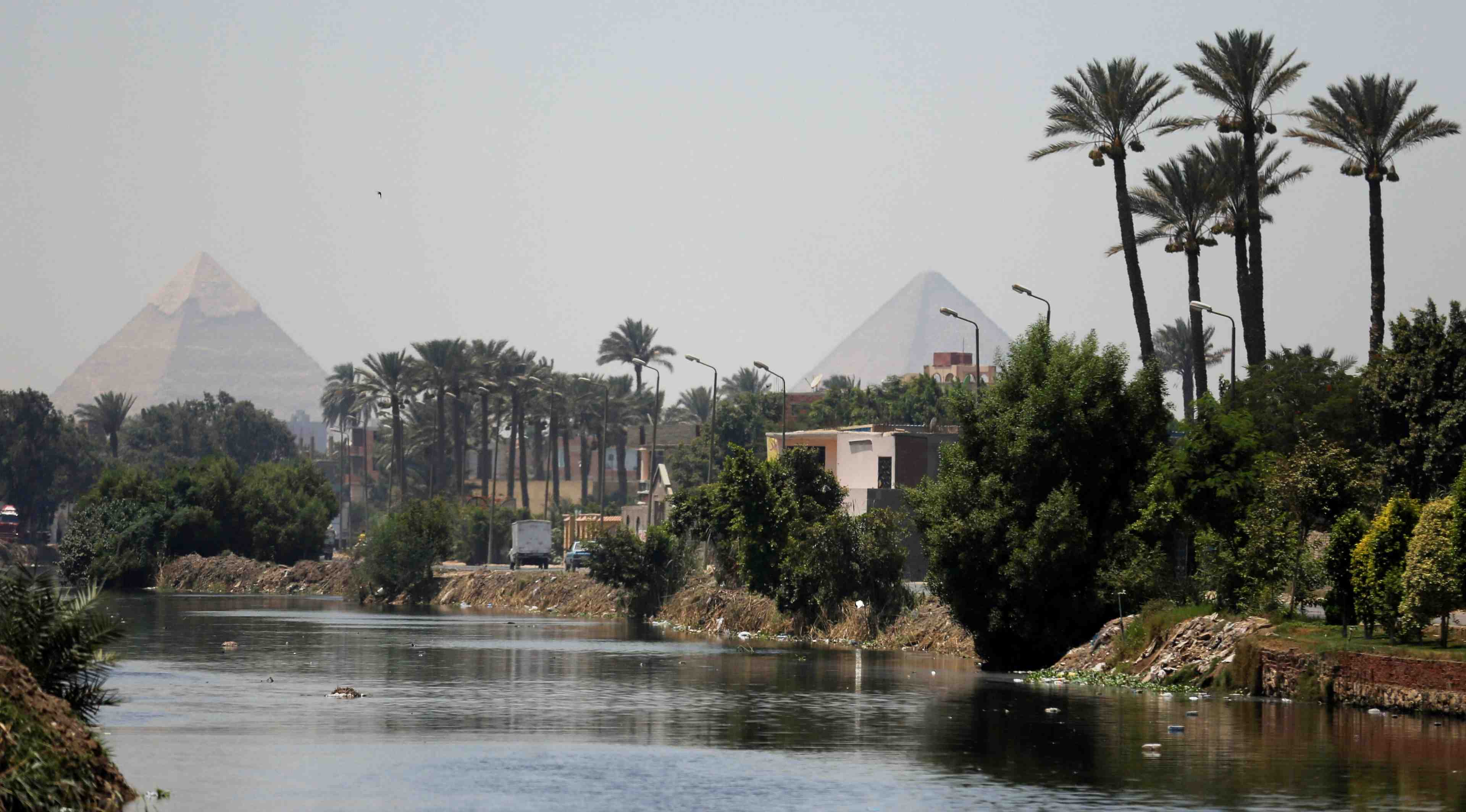 Egypte fleuve Nil Le Caire Pyramides