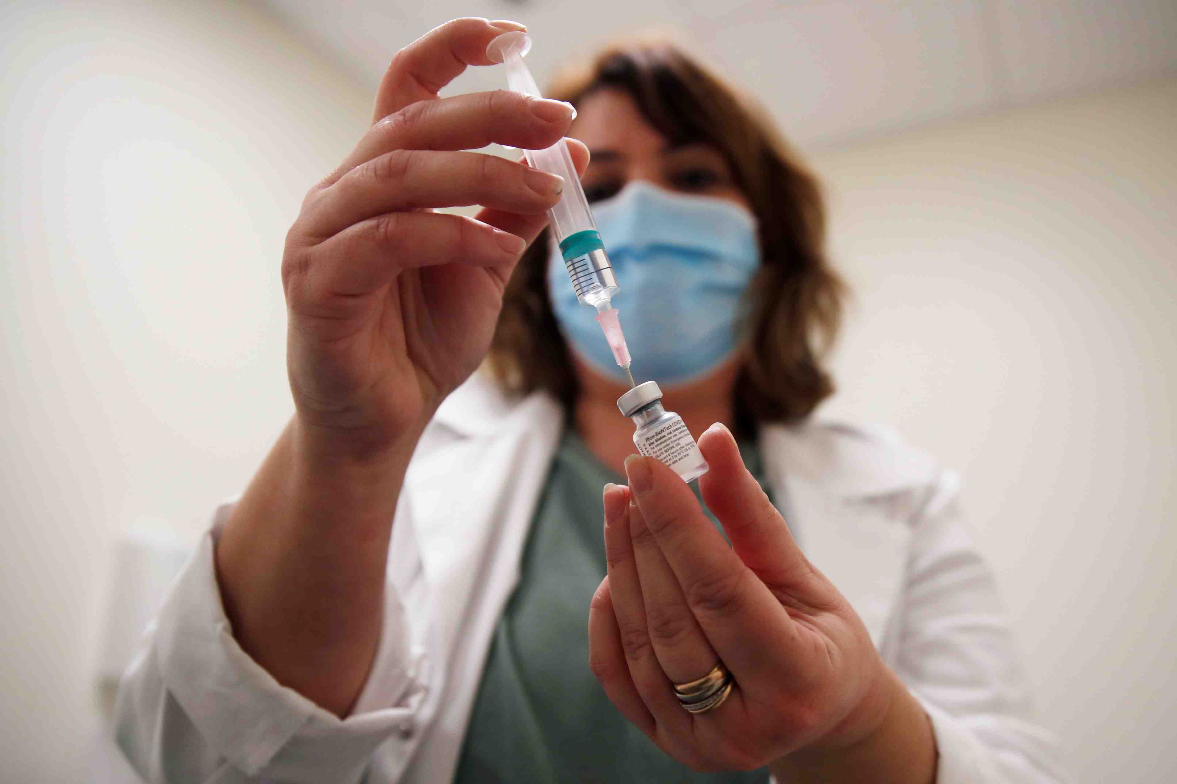 Coronavirus: plus de 23.000 nouveaux cas et 656 nouveaux deces en france